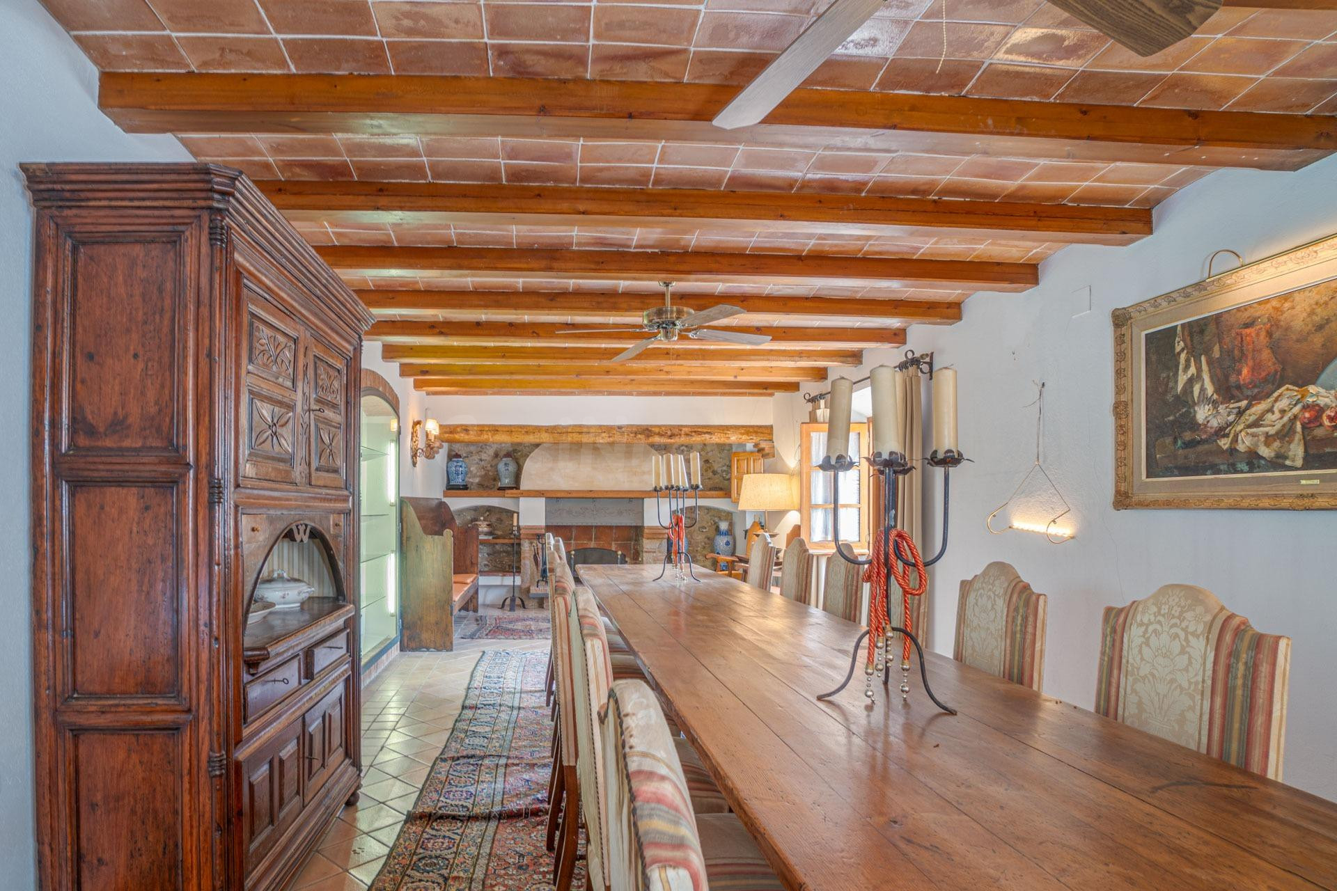 Tres increibles casas unidas por agradables patios y jardine - foto 5