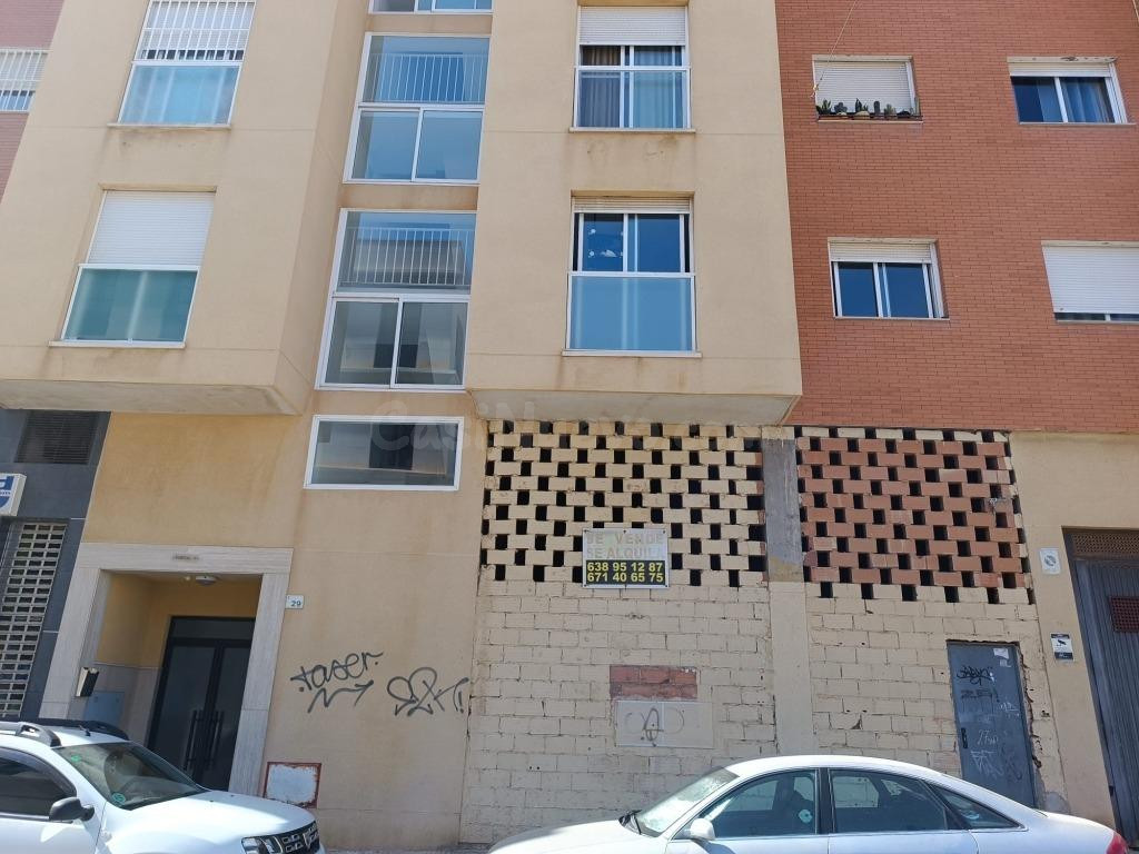 SE VENDE PLAZA DE GARAJE EN VICAR