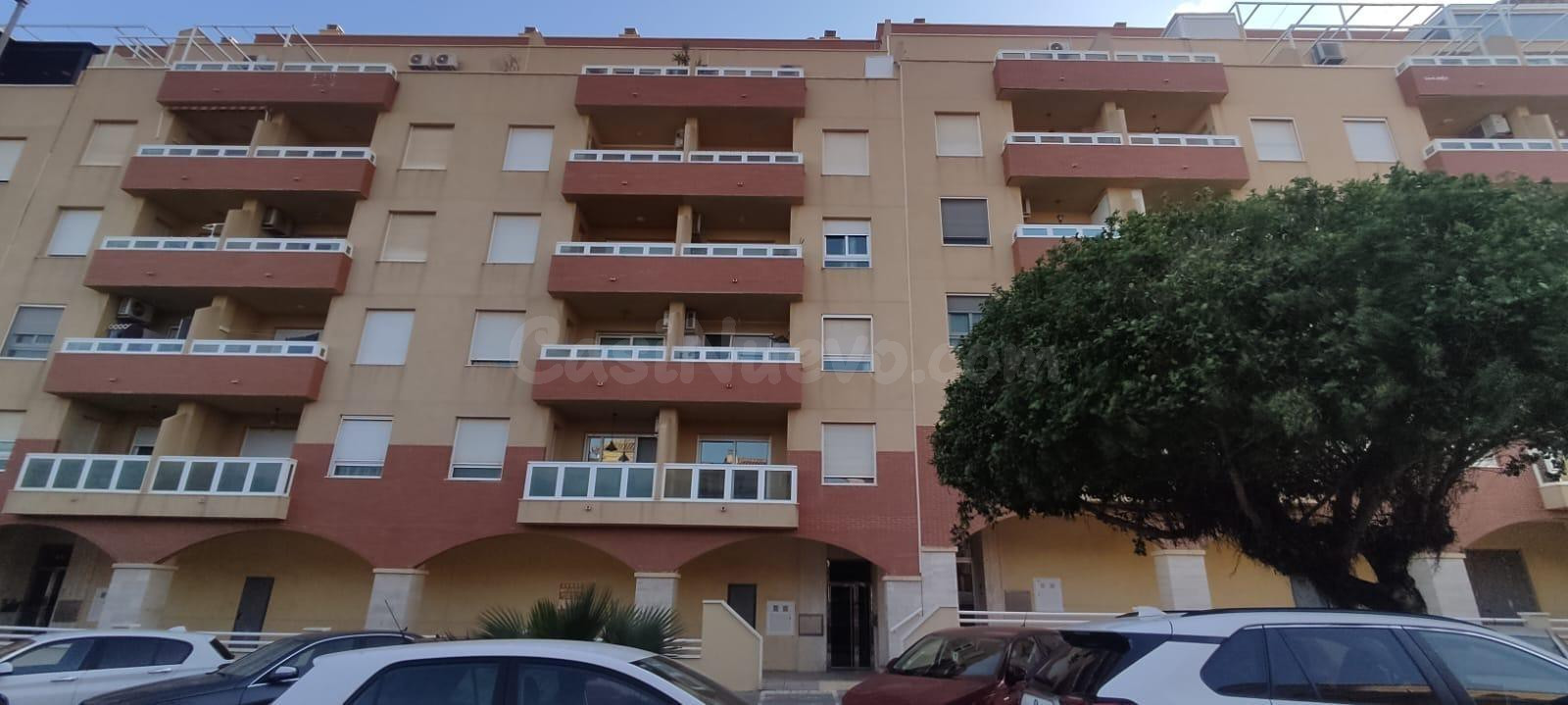 SE VENDE PISO EN AGUADULCE.