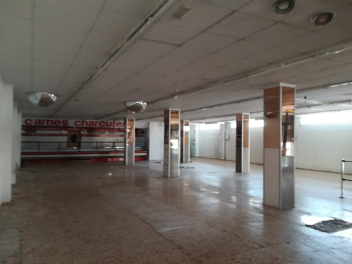 Se alquila magnifico local comercial 525 m2.