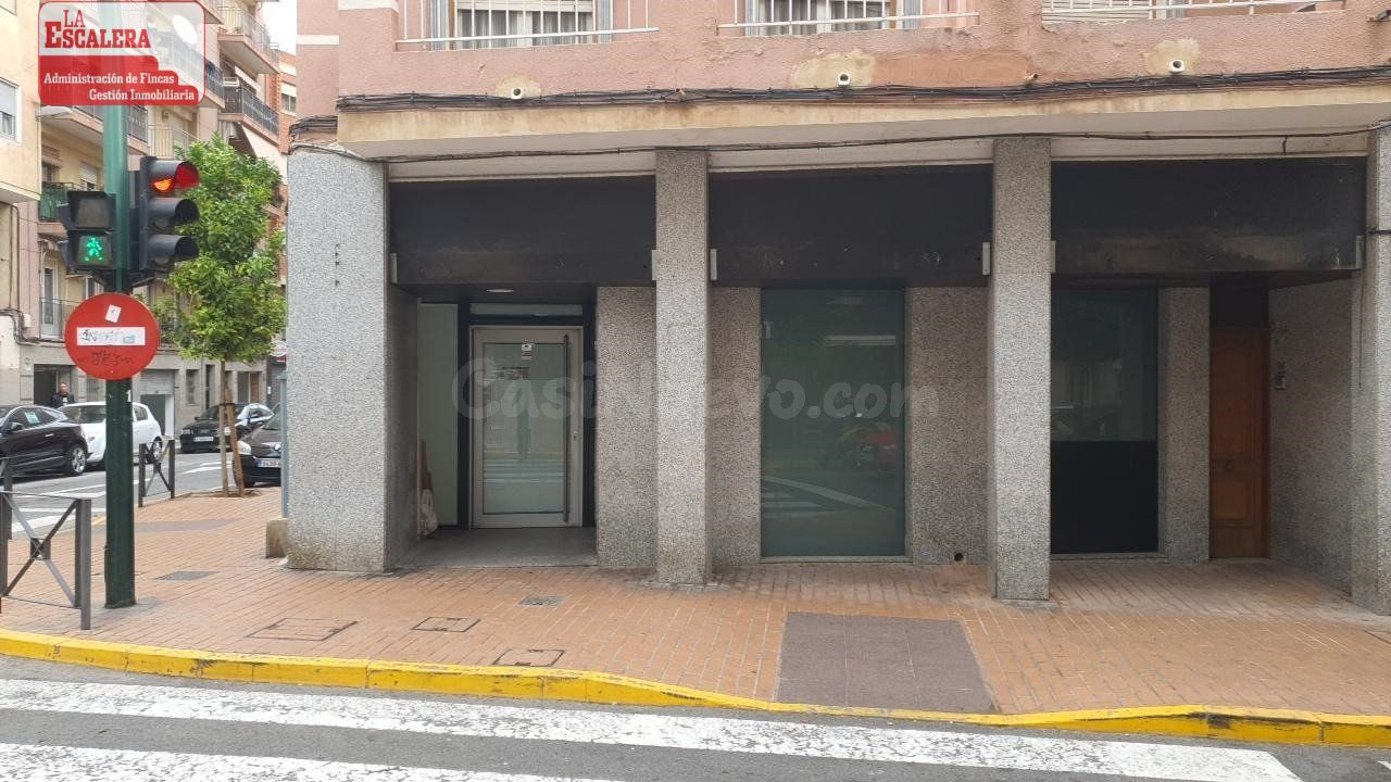 Magnifico local a pie de calle