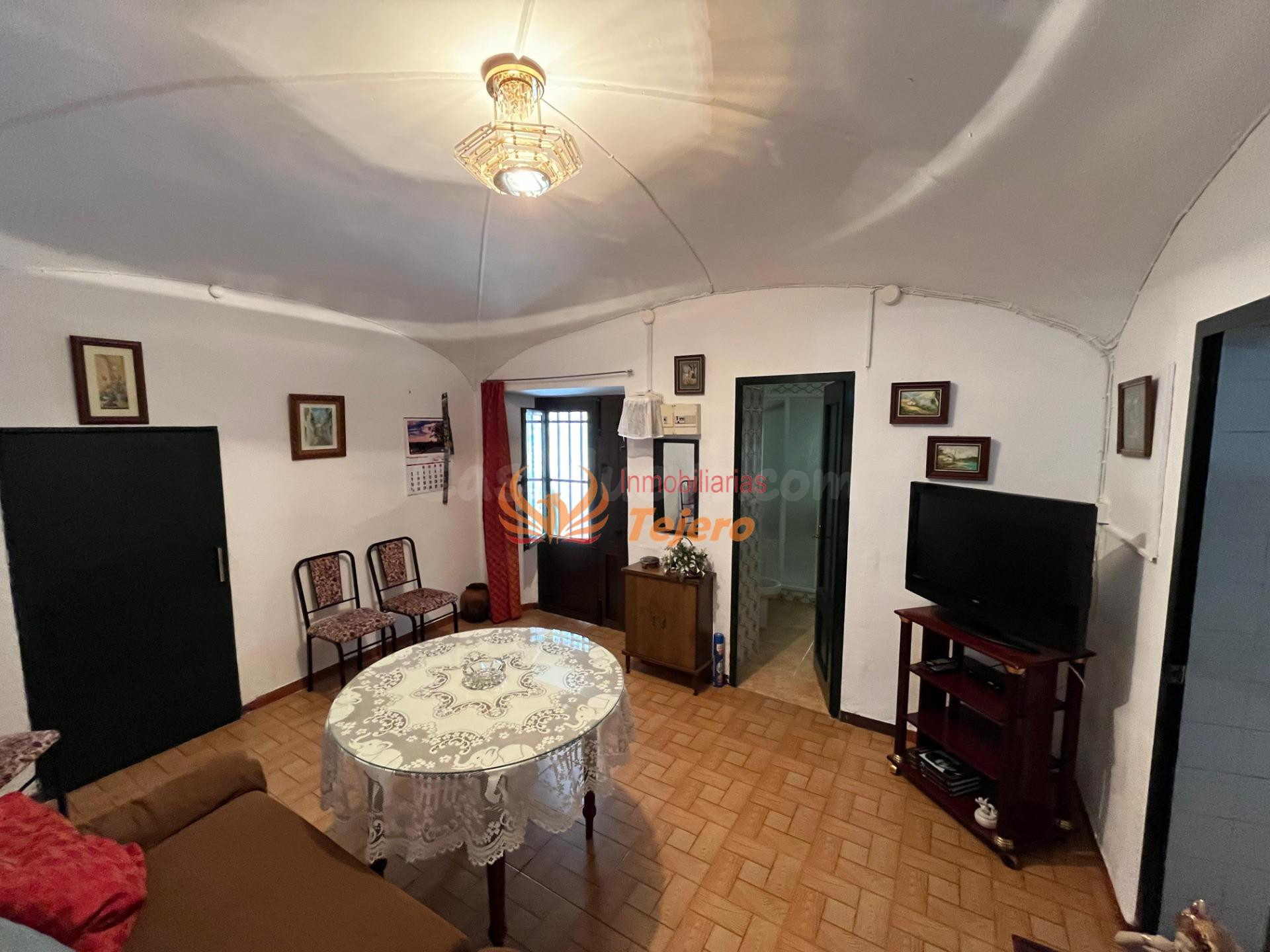 CASA PAREADA EN MEMBRÍO - CÁCERES -