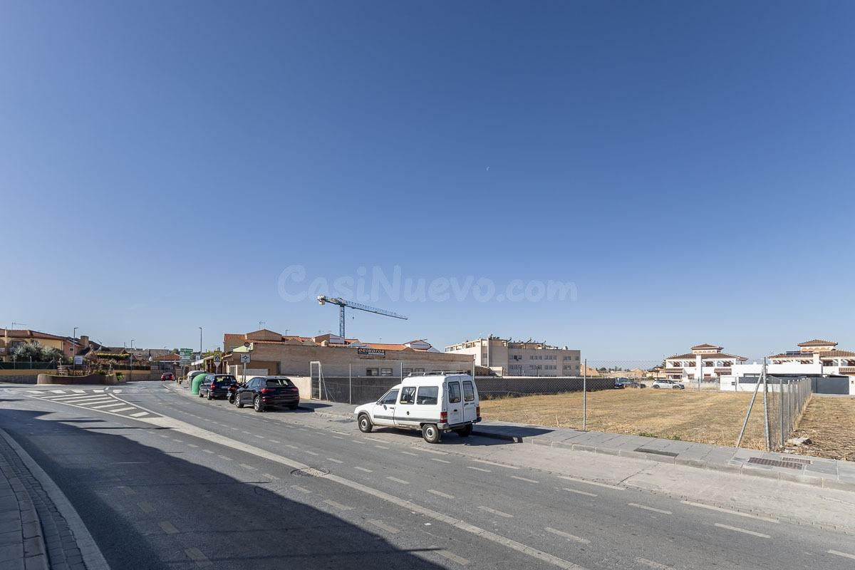 Solar de 1.175 m2 en Ogijares