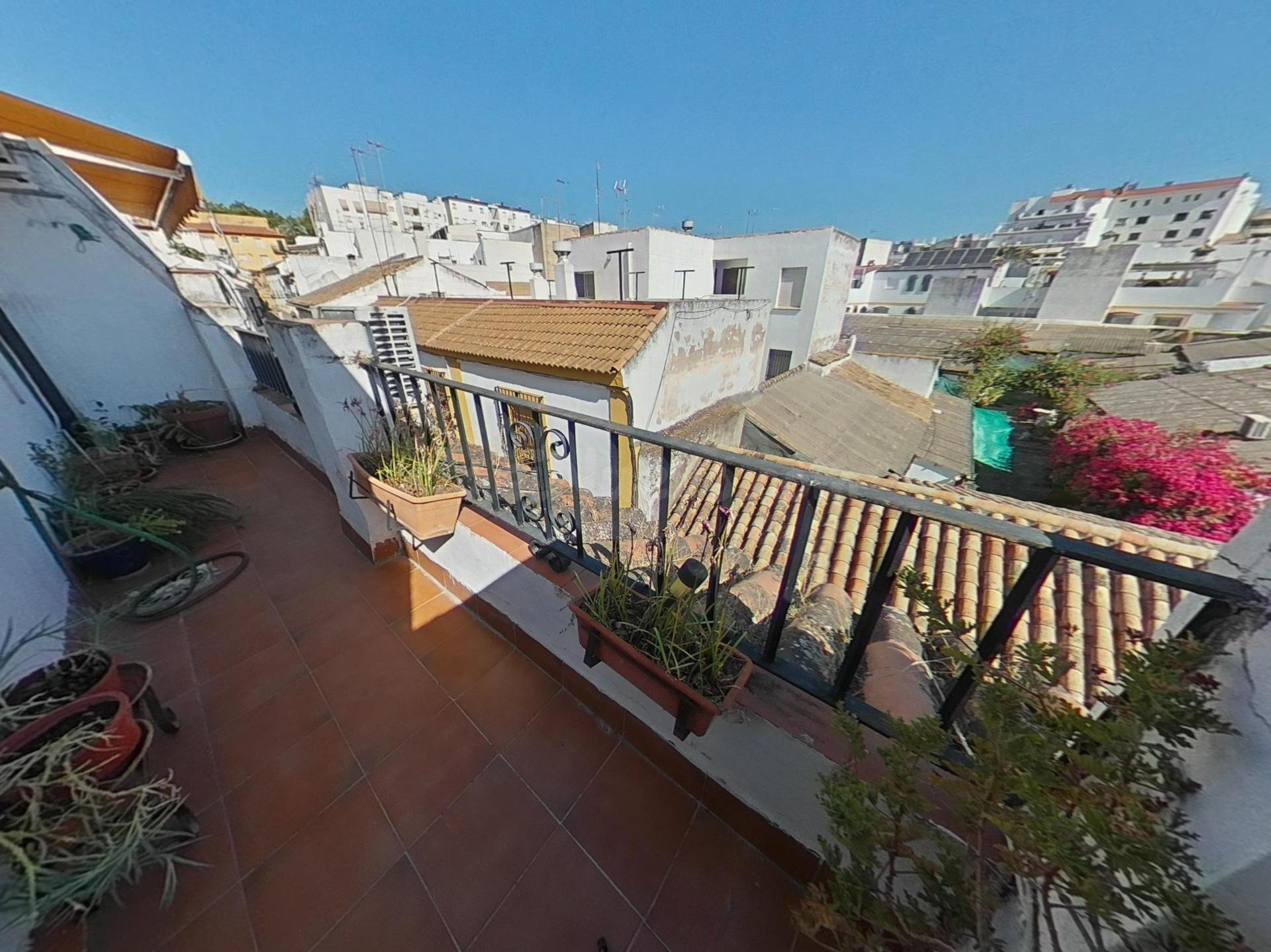 🏛 “Tu Hogar con Raíces en Santa Marina”  Casa Adosada en el Casco Histórico de Córdoba