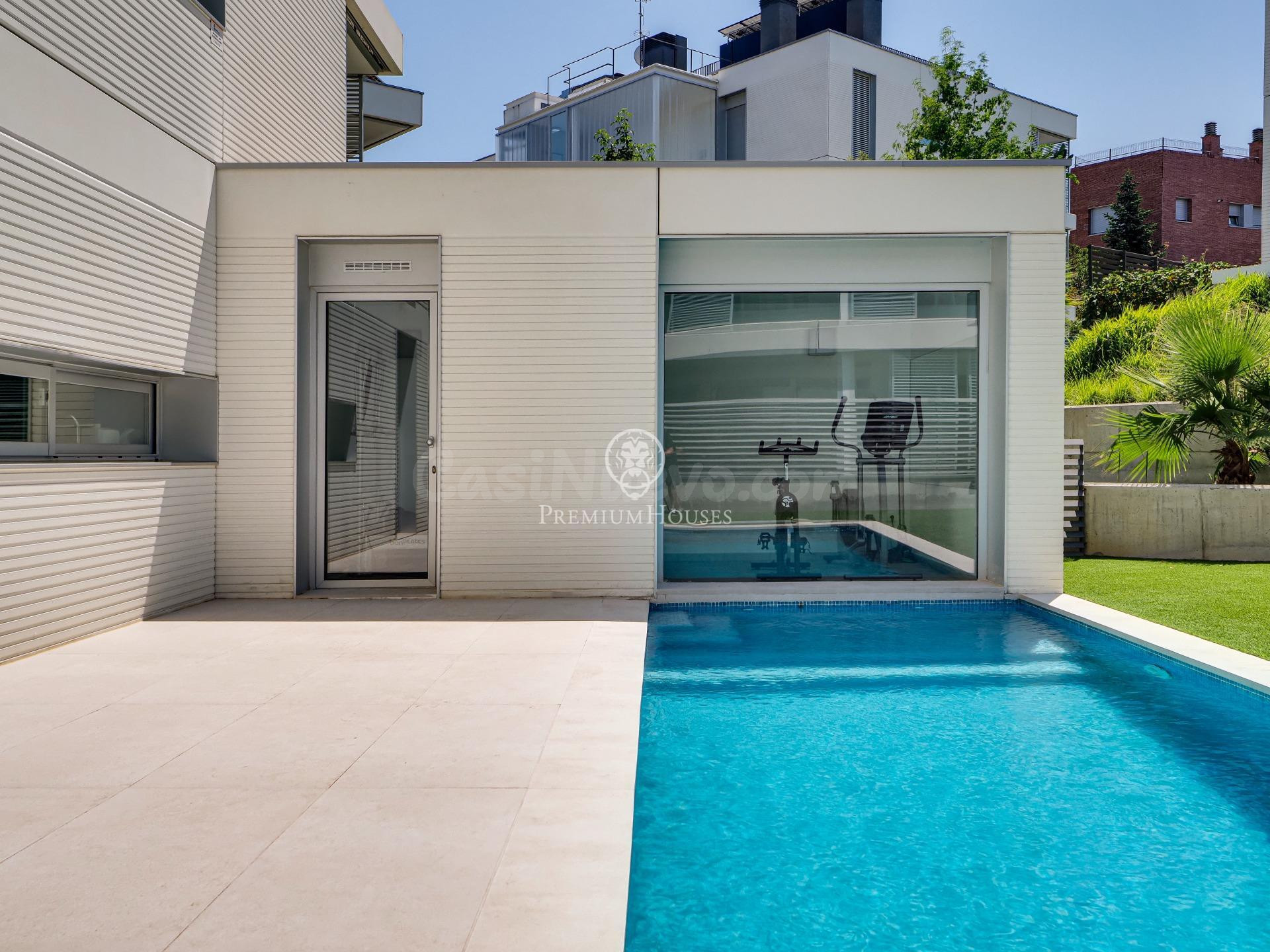 Ático exclusivo con terraza y piscina en el Golf de Sant Cug - foto 2