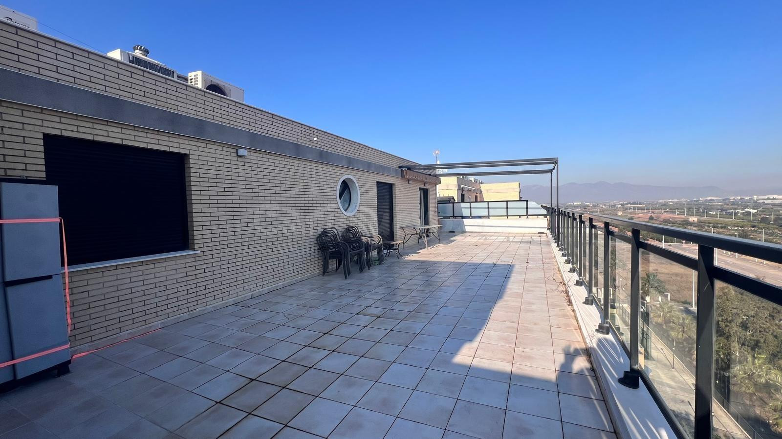 ESPECTACULAR ÁTICO CON  2 TERRAZAS UNA  DE 90M2  Y OTRA DE 30M2