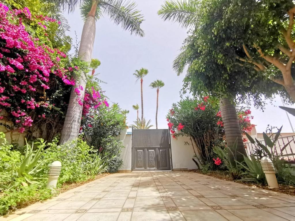 Espectacular villa, totalmente renovada y situada en medio de jardines en Costa Adeje