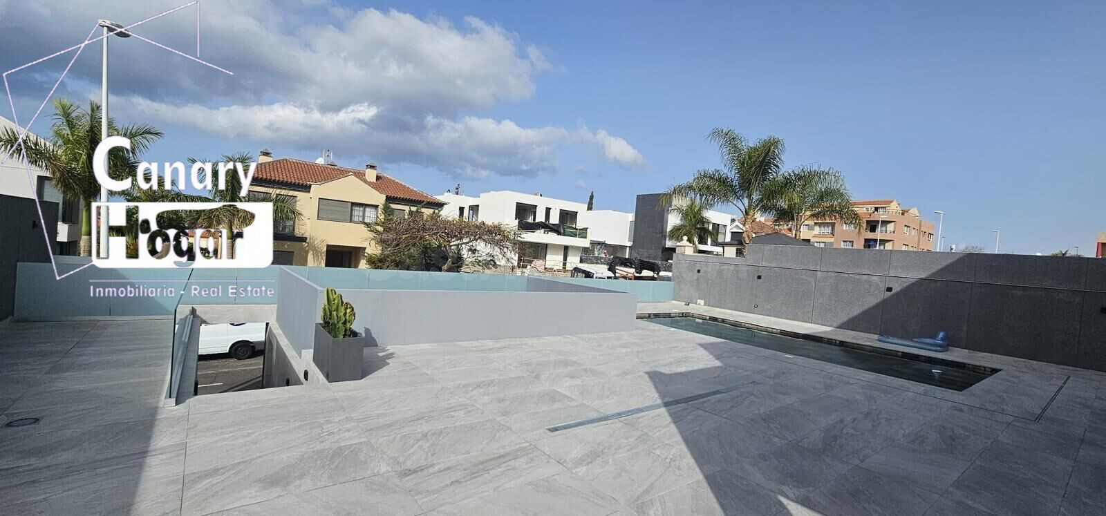 Se vende villa de lujo para estrenar en Madroñal en Playa de Fañabe