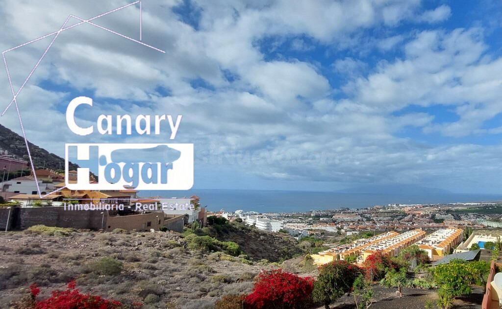 Apartamento en venta en Roque del Conde en Costa Adeje con vistas al mar