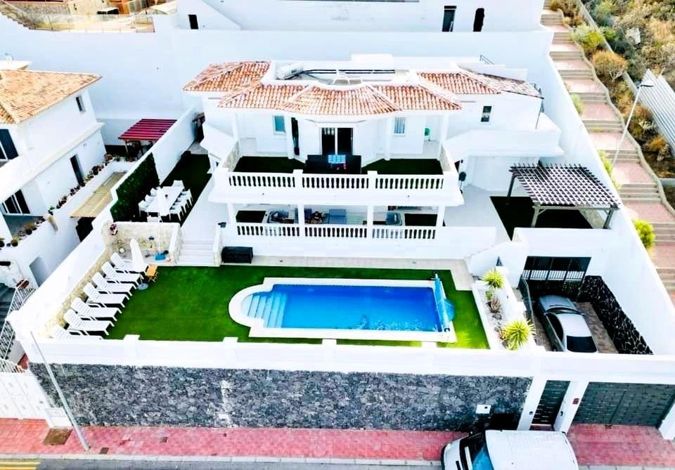 Magnífica villa moderna con vistas al mar en Roque del Conde