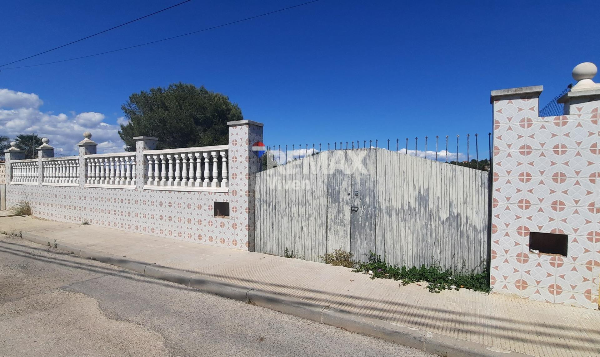 900 m2 DE TERRENO PARA DISFRUTAR DE LA VIDA EN VALLDEMAR