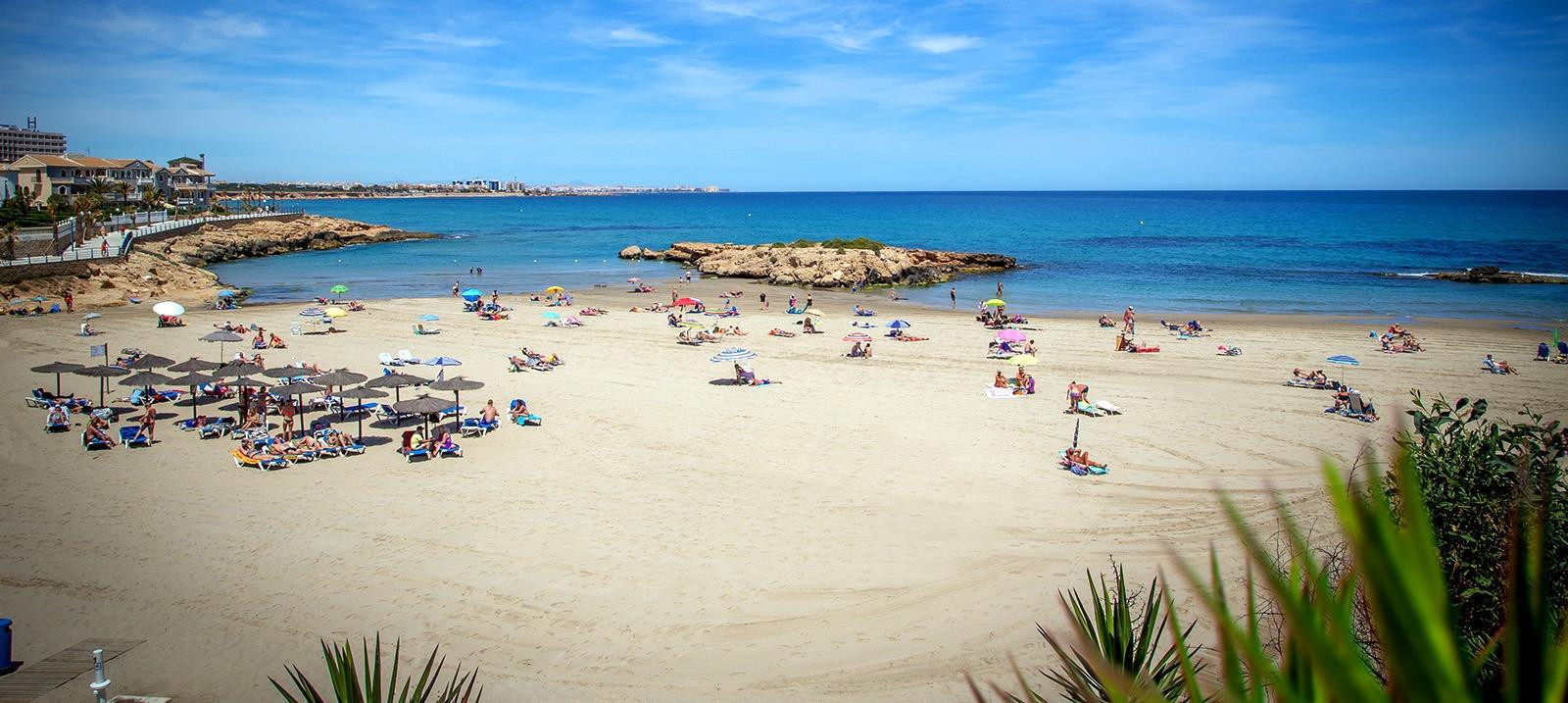 URBANIZACIÓN  BLUE  LAGOON  –  SAN  MIGUEL  DE SALINAS (ALICANTE)