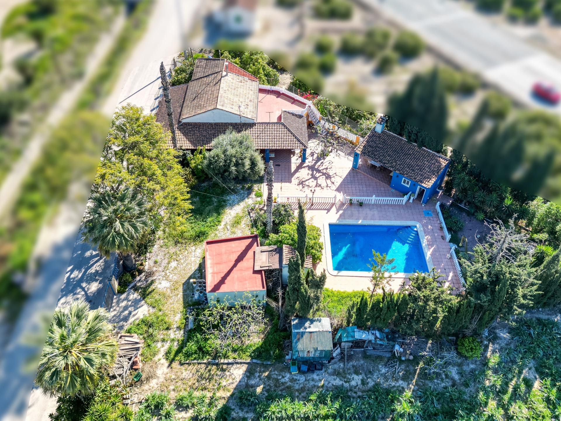CASA CON PISCINA a 5 MINUTOS del CENTRO de ORIHUELA
