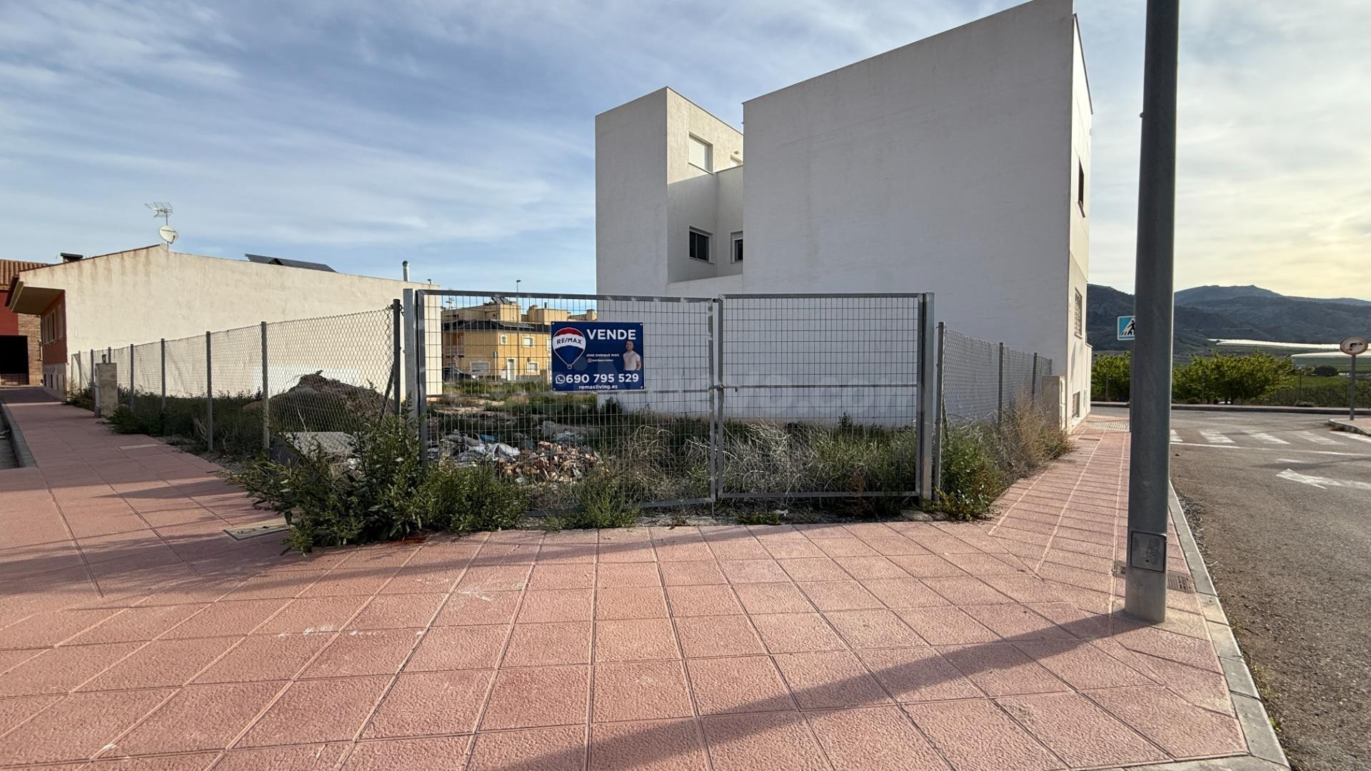 PARCELA TOMAS BENAVENTE BERNAL (ESQUINA)