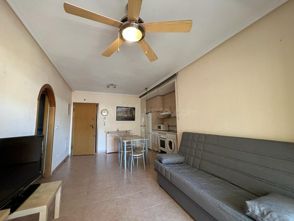 Piso en alquiler por corta estancia en el Centro de Puerto de Mazarrón – ¡a solo 50 metros de la pla