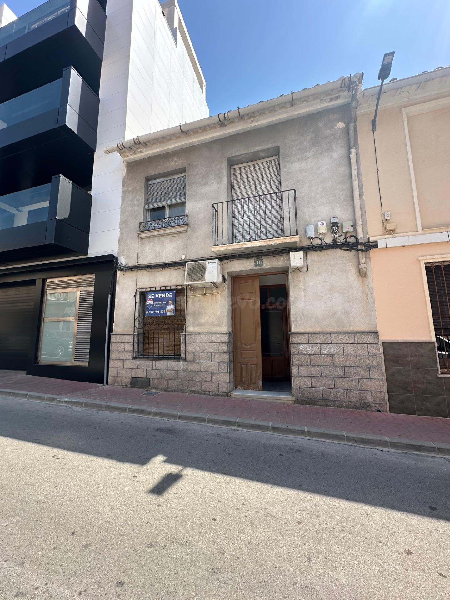 CASA INDEPENDIENTE JUNTO A PASEO