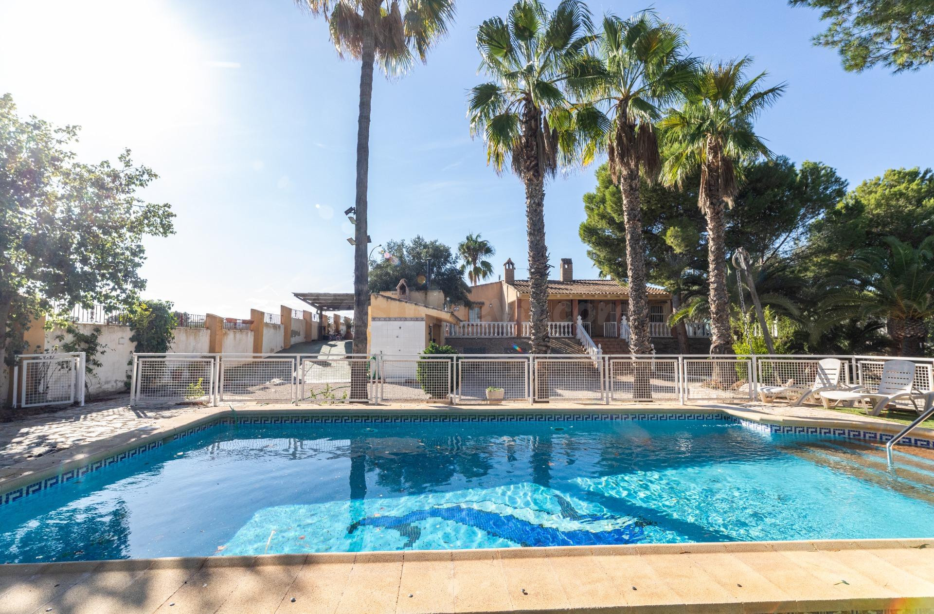 Chalet con parcela de 3.000m2, en paraje La Matanza