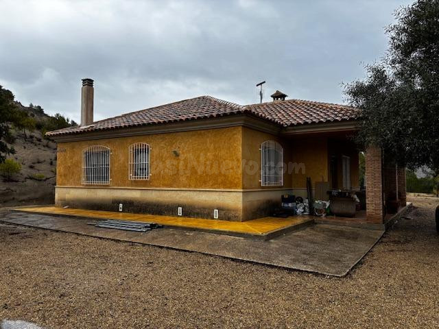 MAGNÍFICA VIVIENDA EN ALEDO