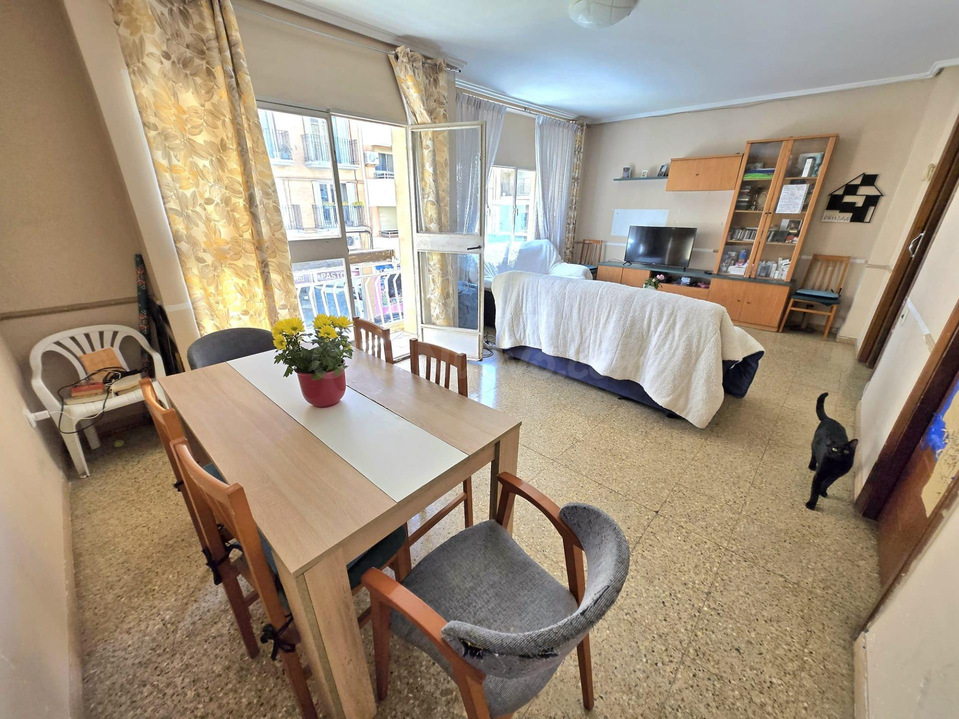 VIVIENDA EN EL CENTRO DE ALBORAYA