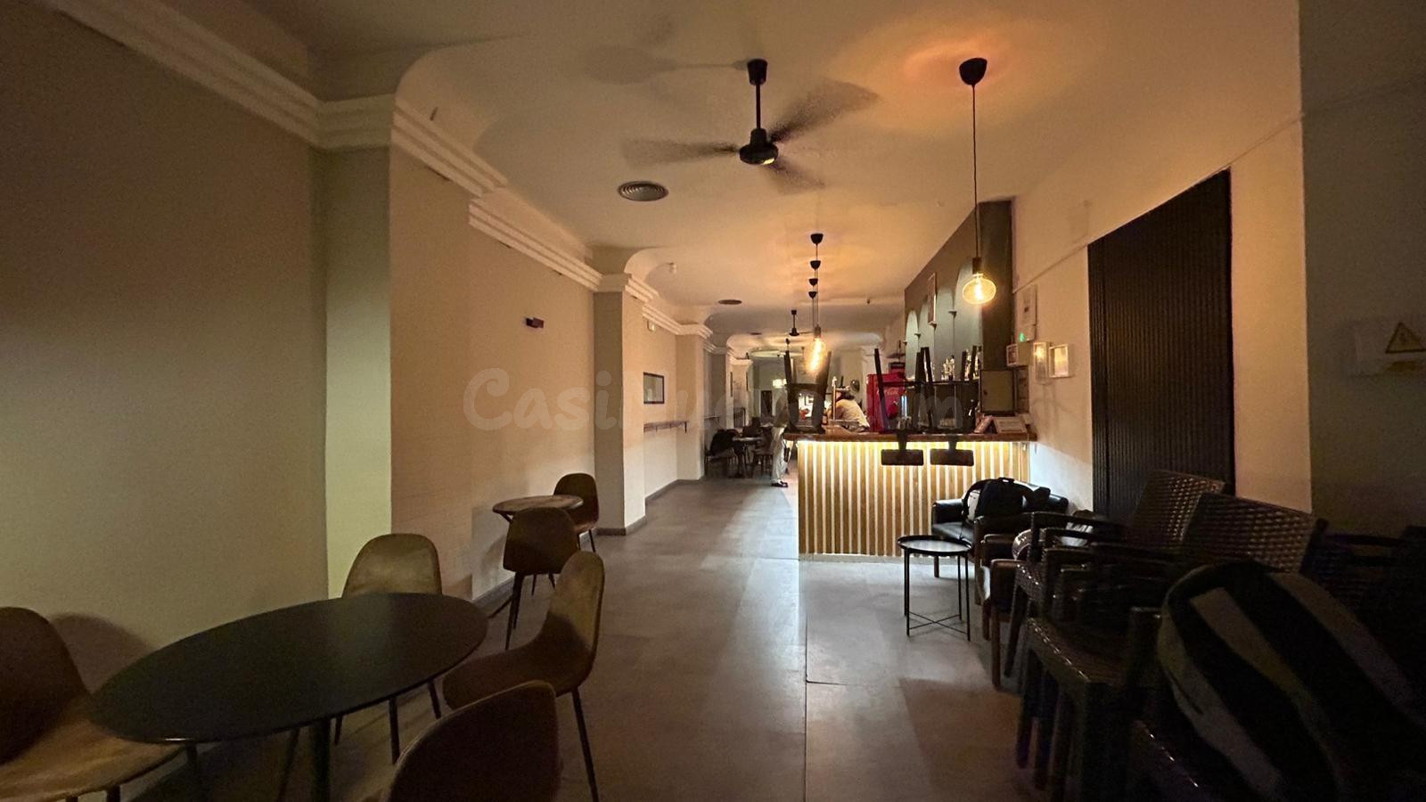 Traspaso Bar de Copas-PUB en zona Juan Llorens