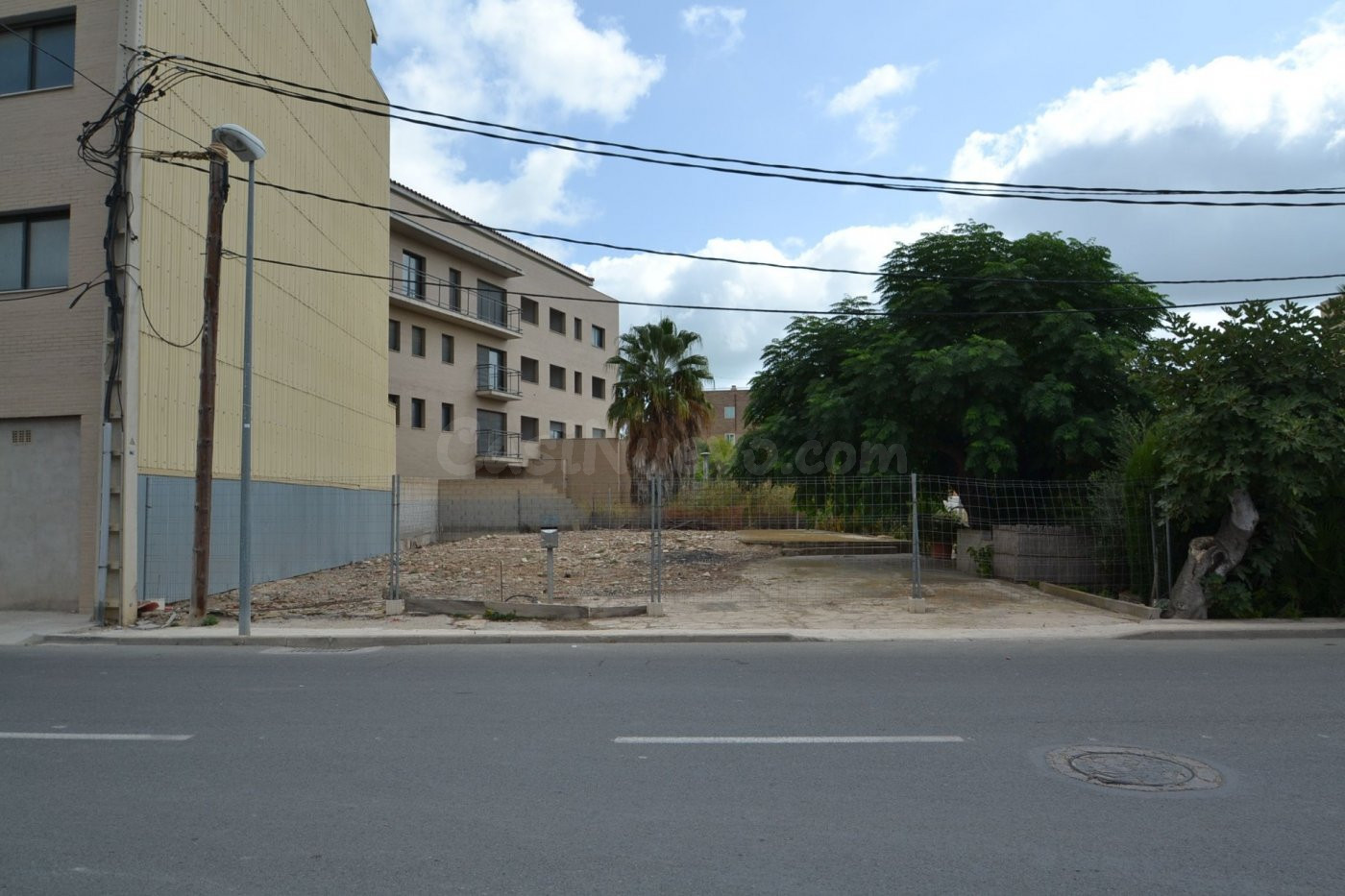 Solar de 576m2 edificable