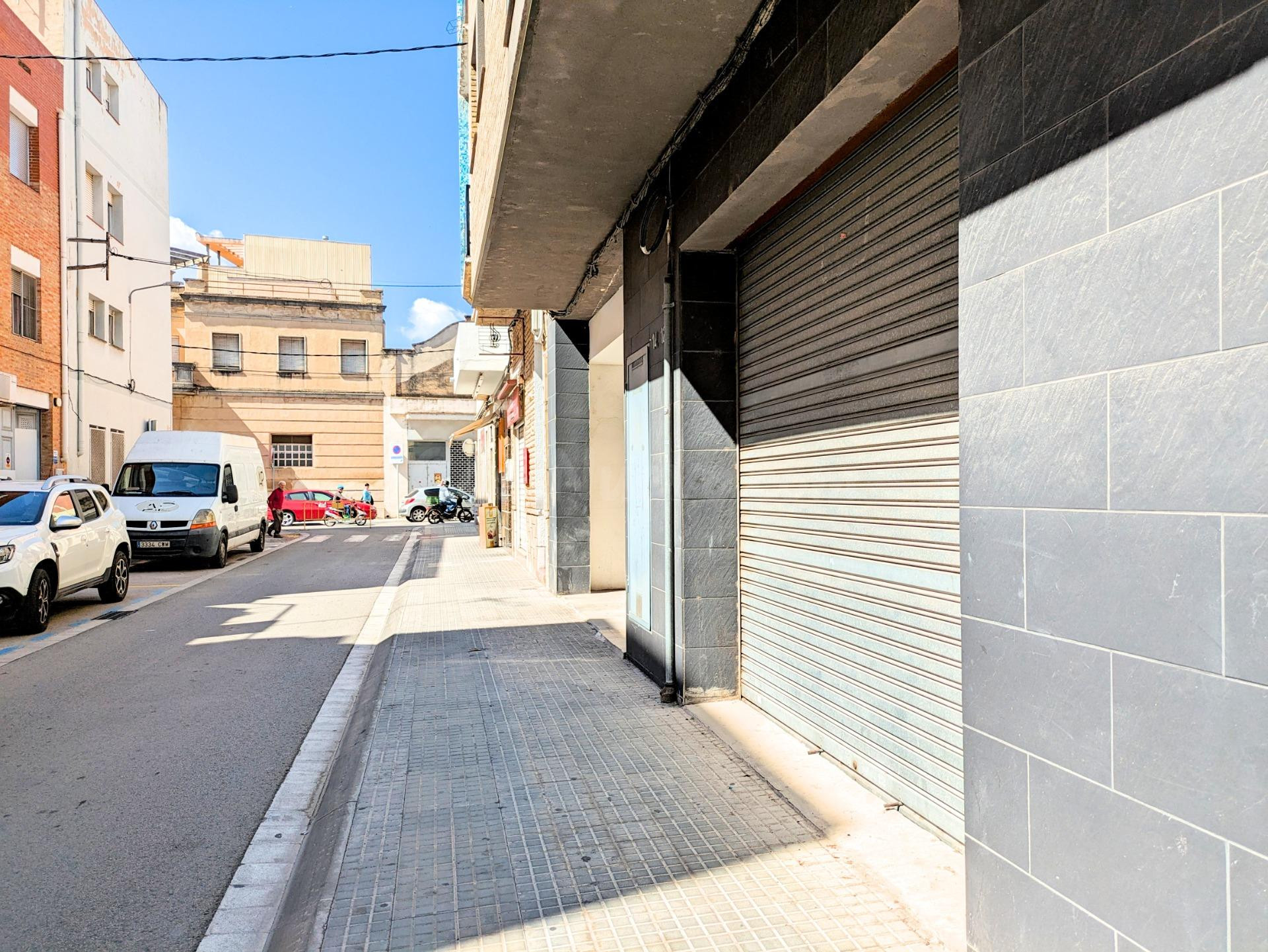 LOCAL COMERCIAL EN AMPOSTA