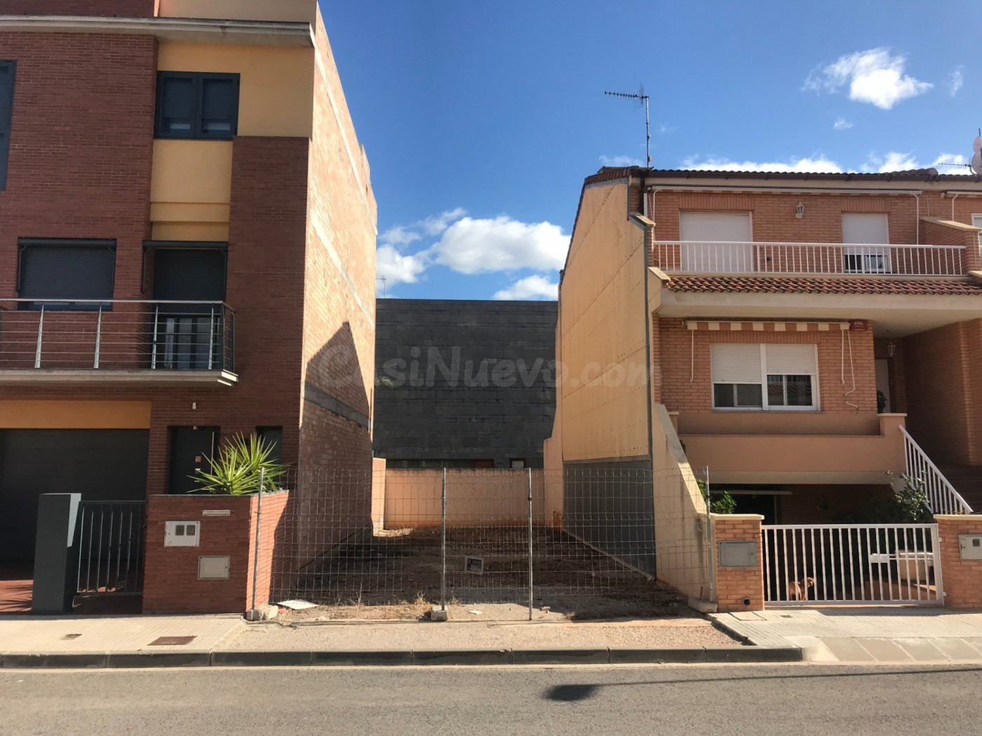 Solar zona Valletes