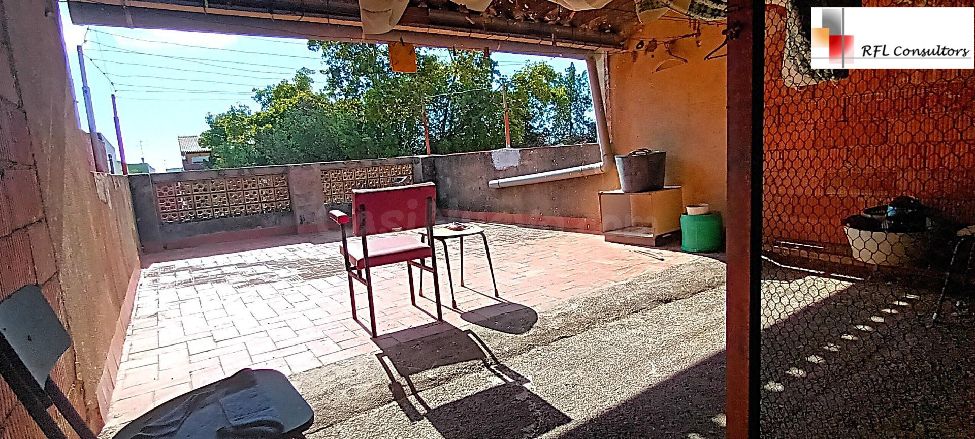 GRAN CASA DE PUEBLO CON SALIDA A DOS CALLES