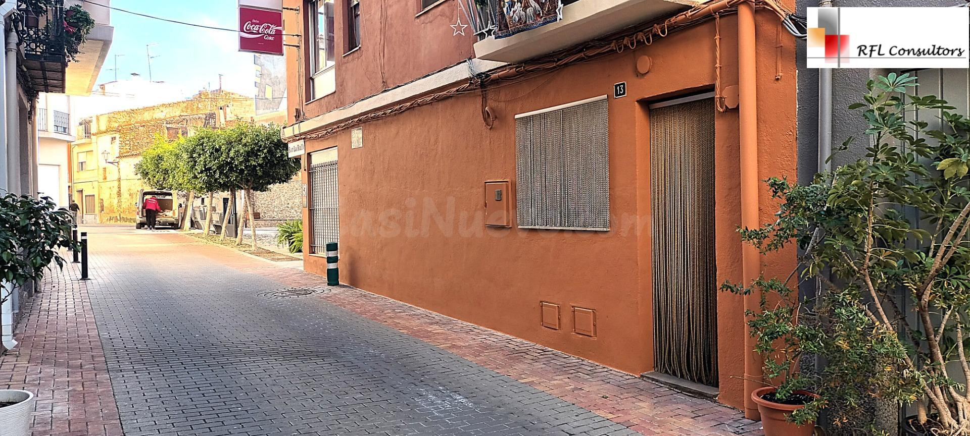 LOCAL COMERCIAL EN PLAZA PEATONAL - foto 2