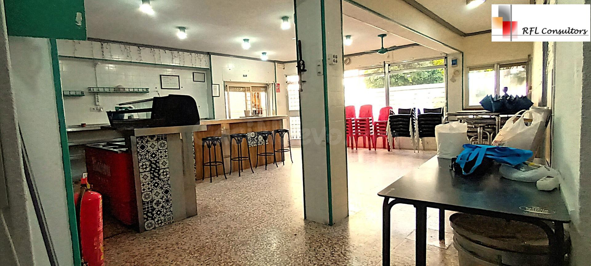 LOCAL COMERCIAL EN PLAZA PEATONAL - foto 4