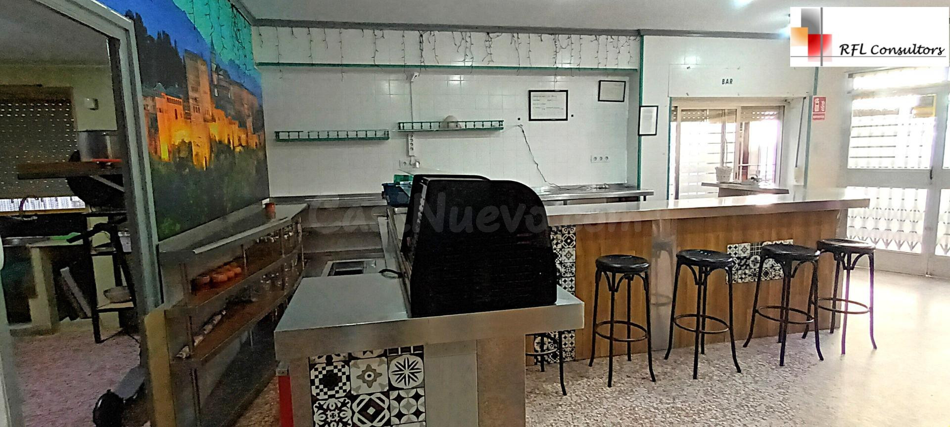 LOCAL COMERCIAL EN PLAZA PEATONAL - foto 5