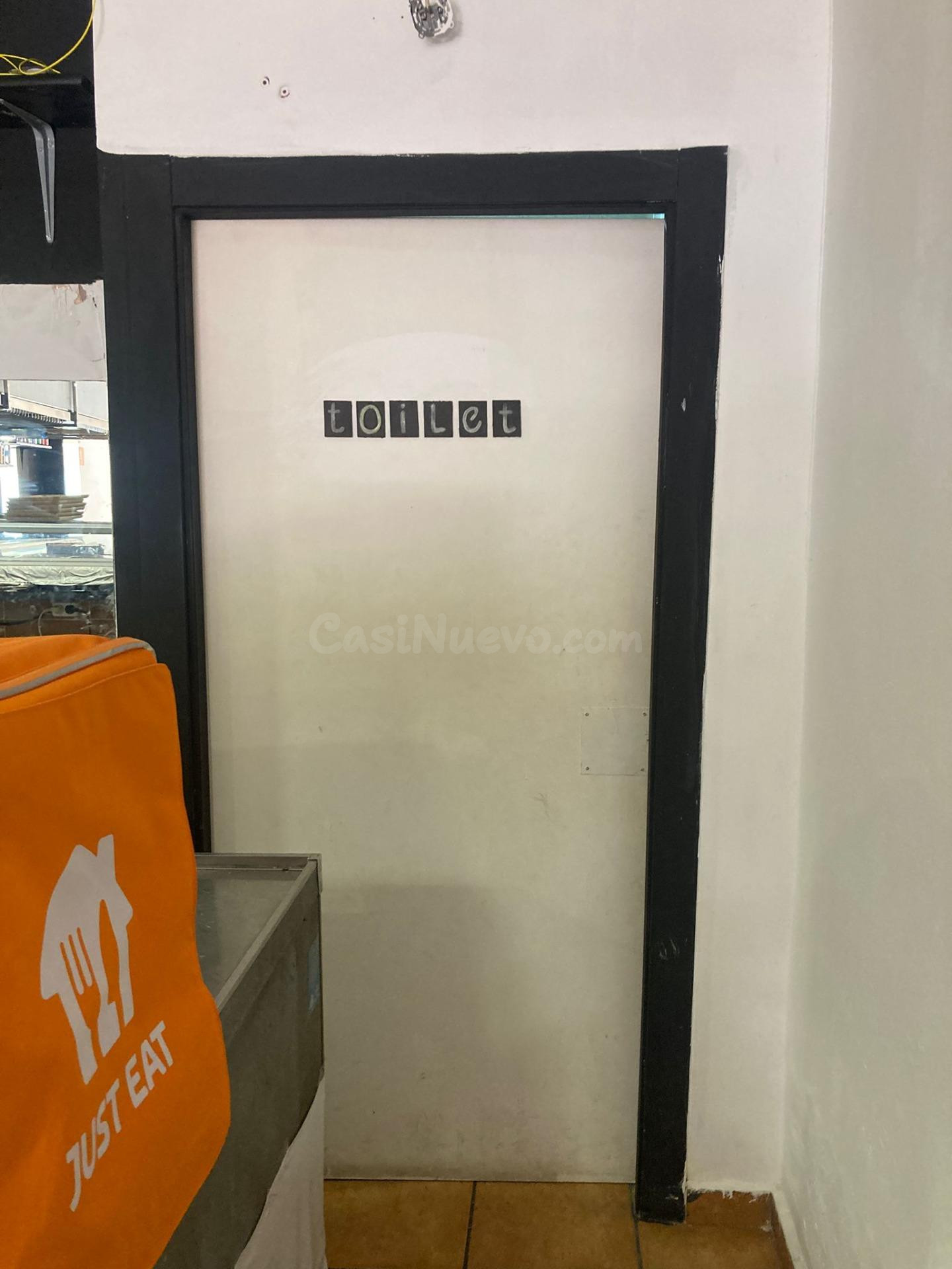 ¡Oportunidad única en Benidorm! Local comercial totalmente e - foto 2