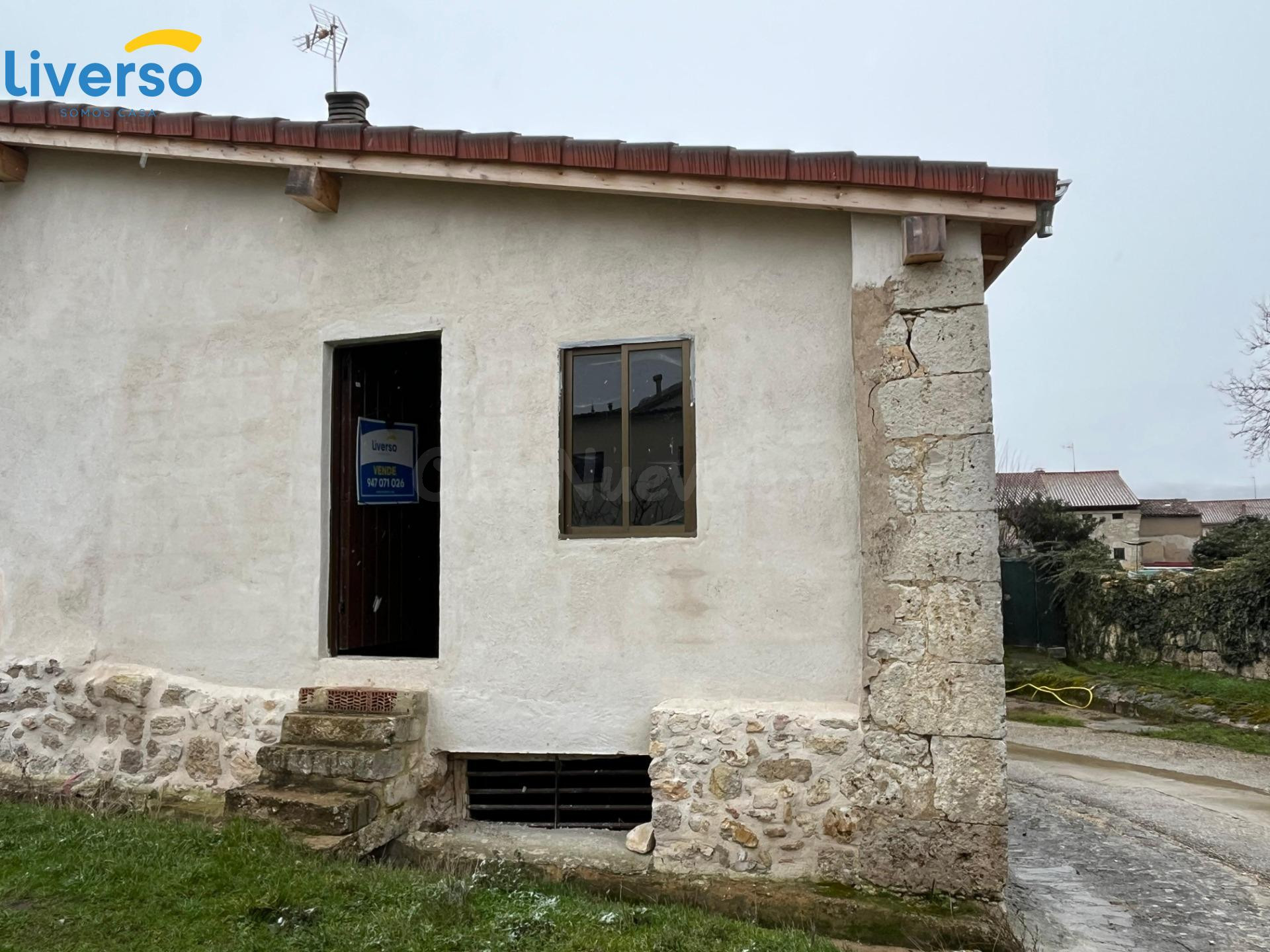 CASA EN VENTA PARA REFOMAR A TU GUSTO,  EN QUINTANAVIDES.