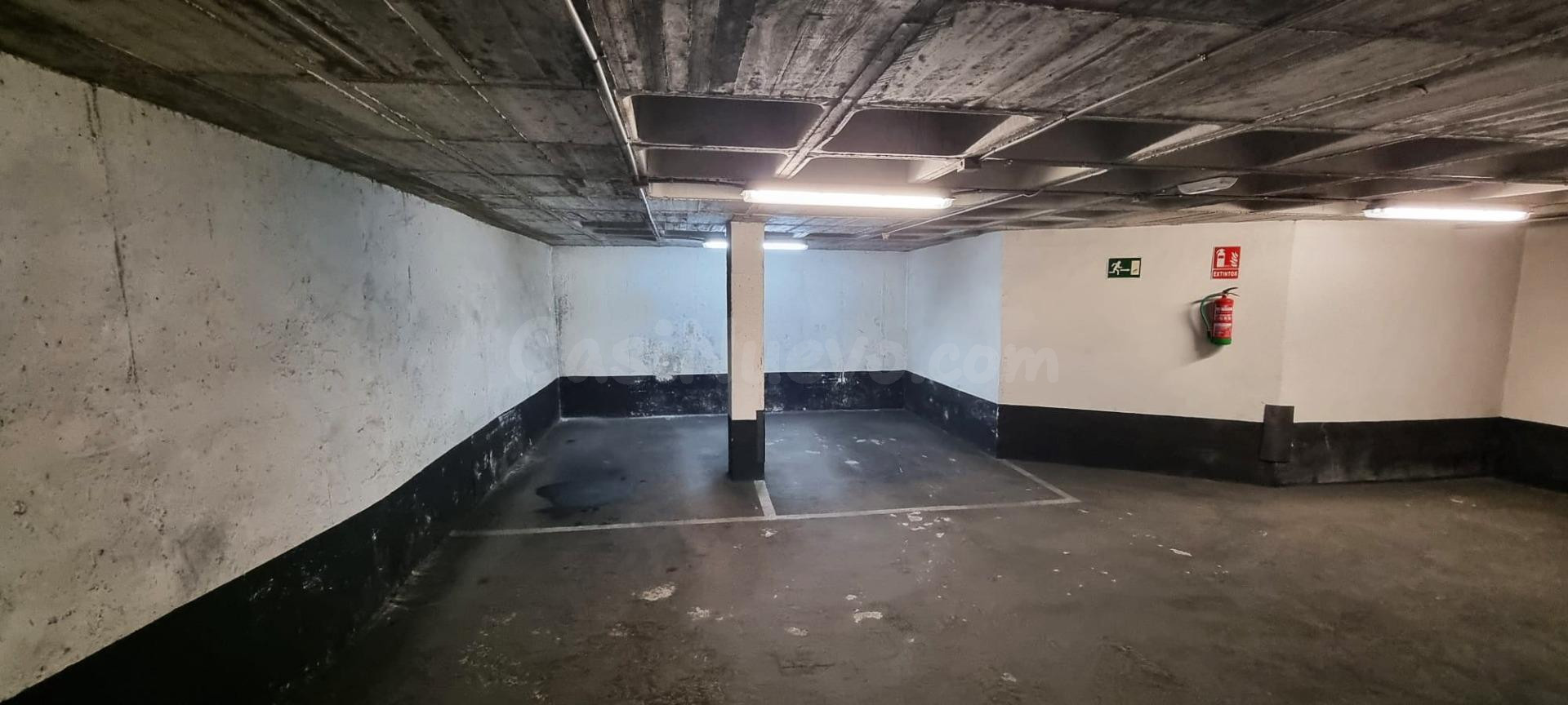 Plazas de aparcamiento en cruce Blasco Ibáñez y Cristóbal Sanz. Elche