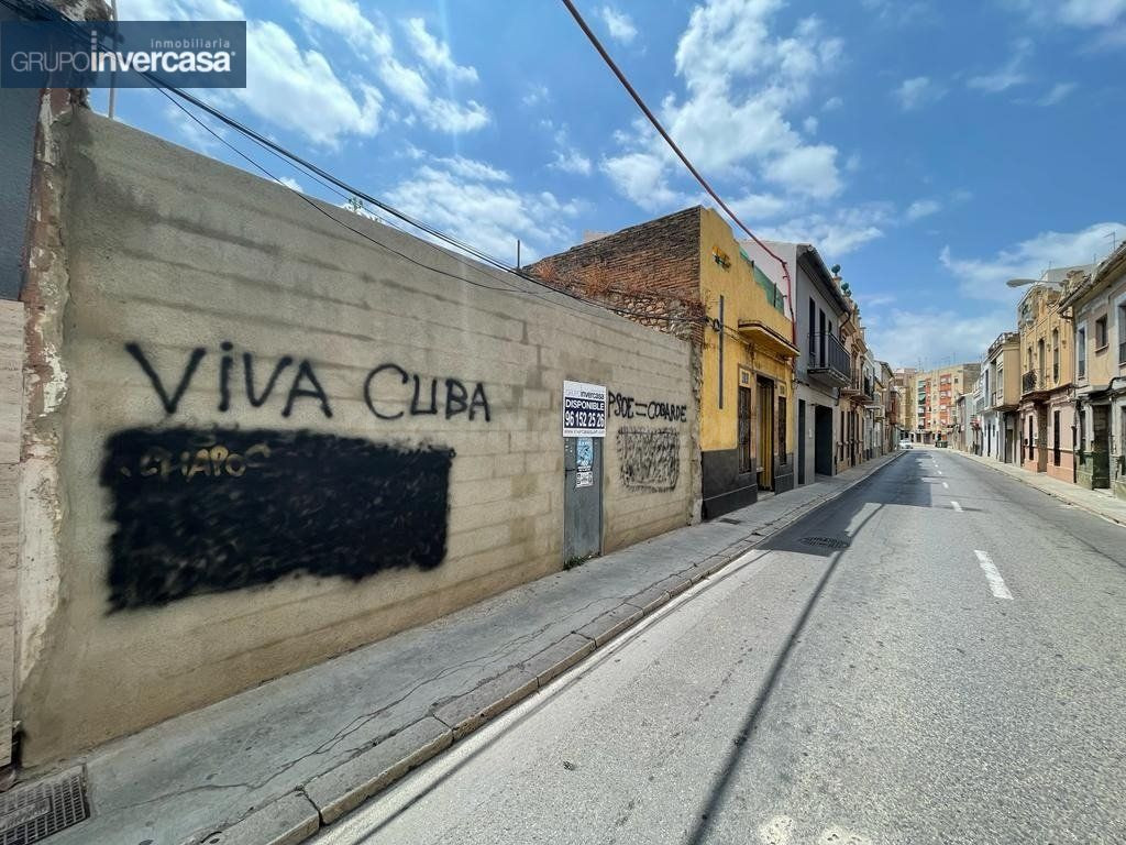 Solar situada en Baixada del Riu de Manises