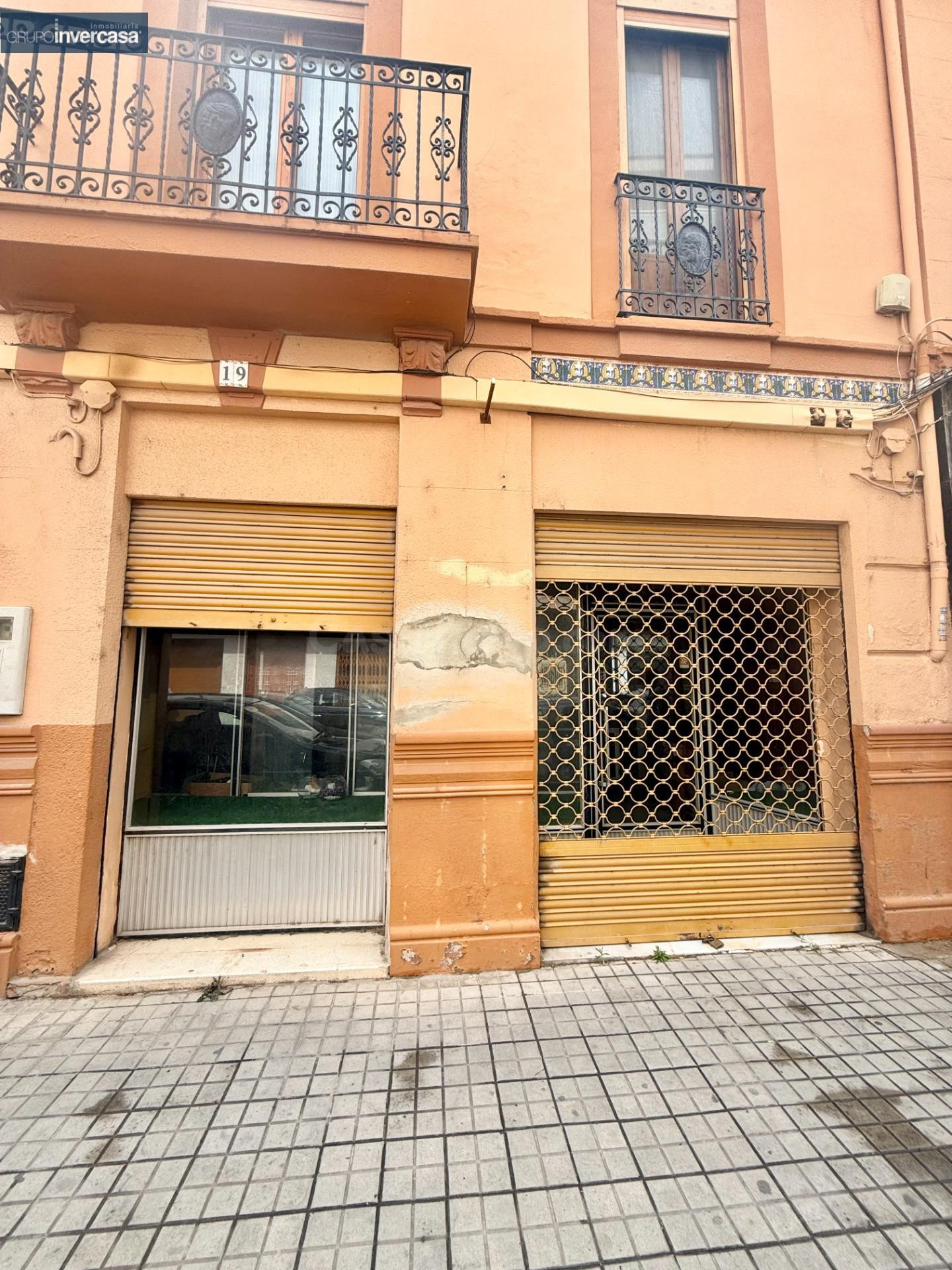 Local en 1º linea comercial de Quart de Poblet en zona Rotonda del Agua