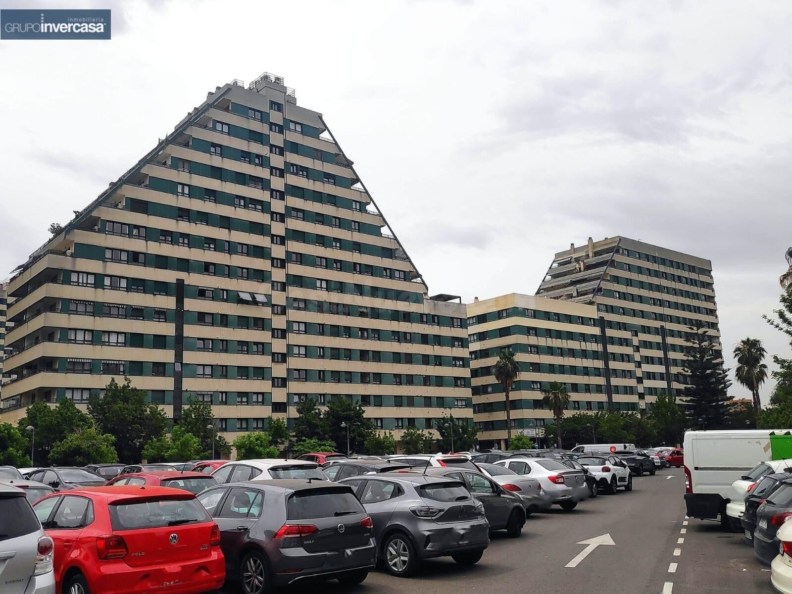 Espacioso local de 347m2 en semisótano situado en zona Ciutat de les Arts i de les Ciencies (Valencia).