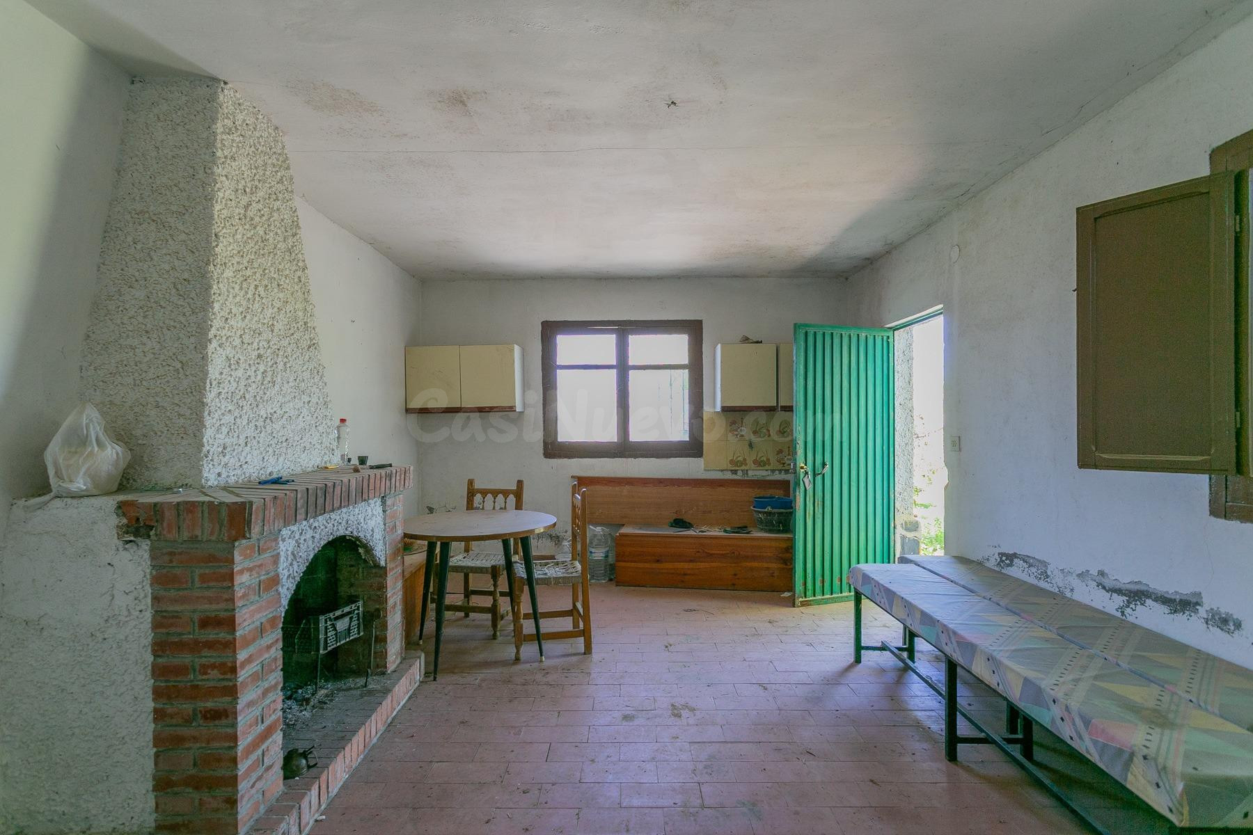 TERRENO CON CASA DE APEROS