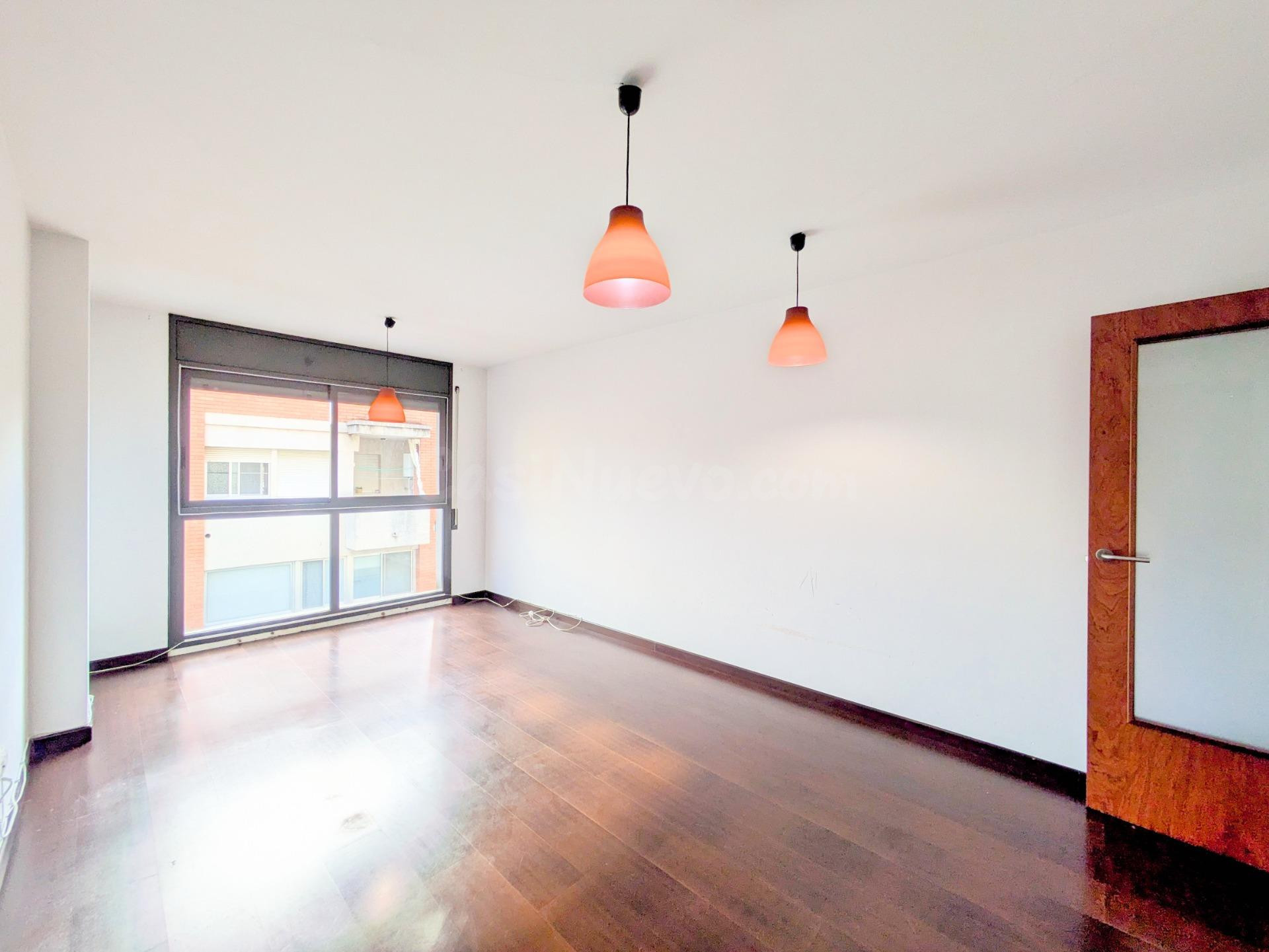EN VENTA PISO CÉNTRICO EN AMPOSTA
