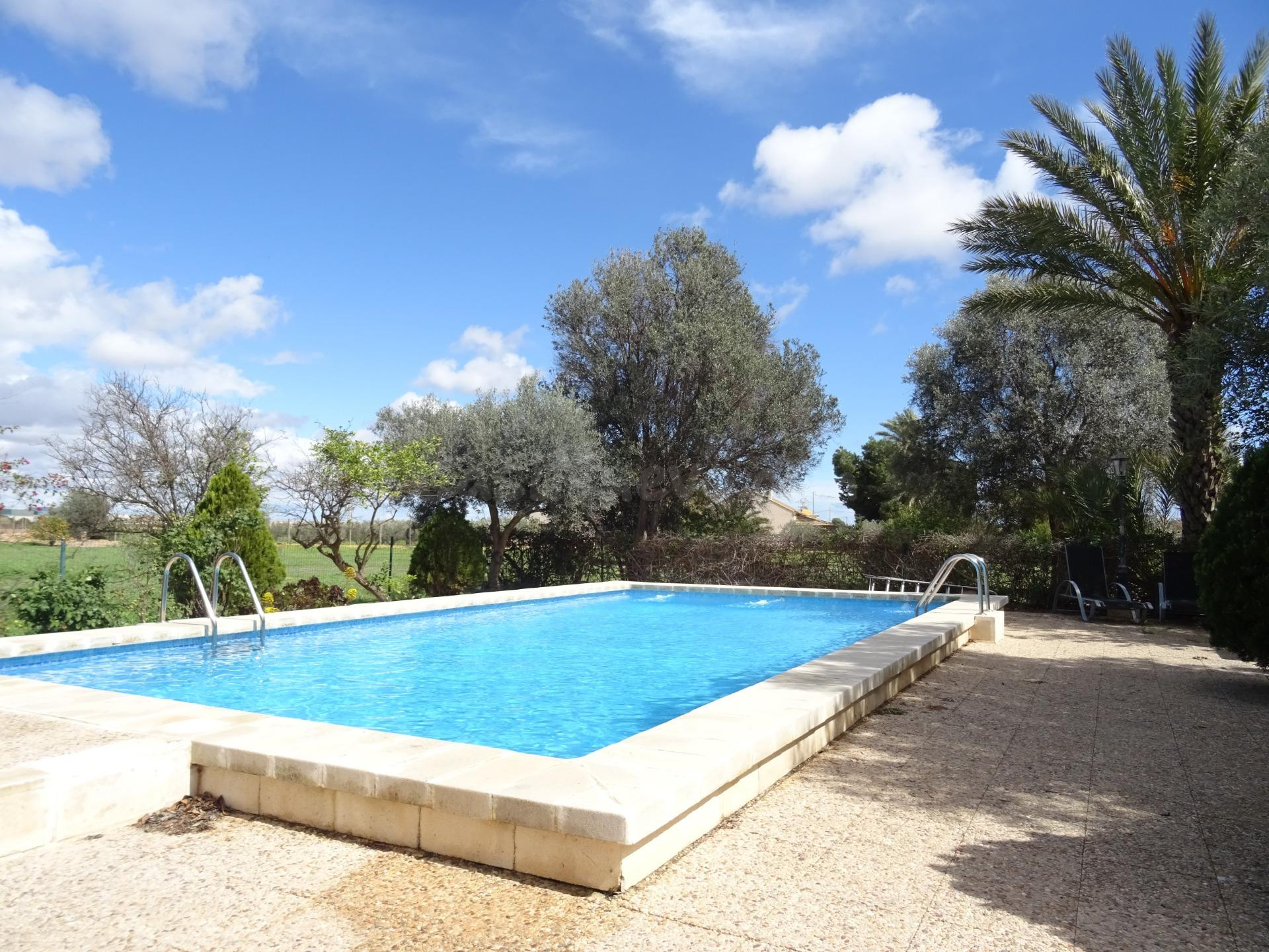 ¡Chalet en Venta en La Palma con parcela de 10.000m2!