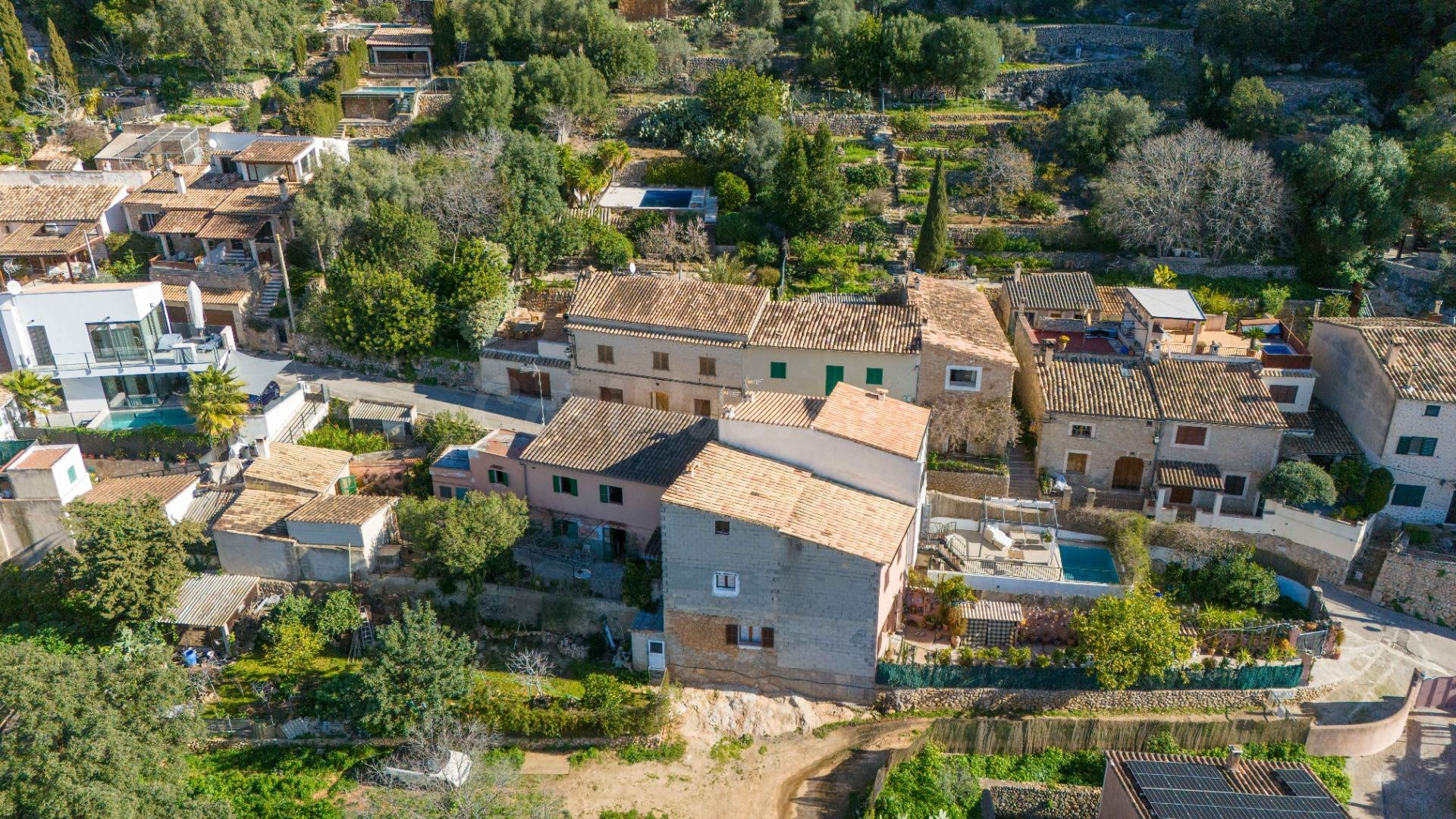 Encantador Chalet en Alaró con Vistas a la Tramuntana y Oportunidad de Renovación