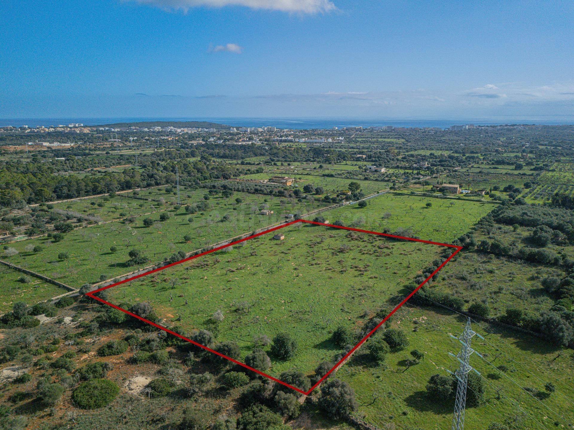 Parcela rústica urbanizable cerca del mar en Sant Llorenç d'es Cardassar
