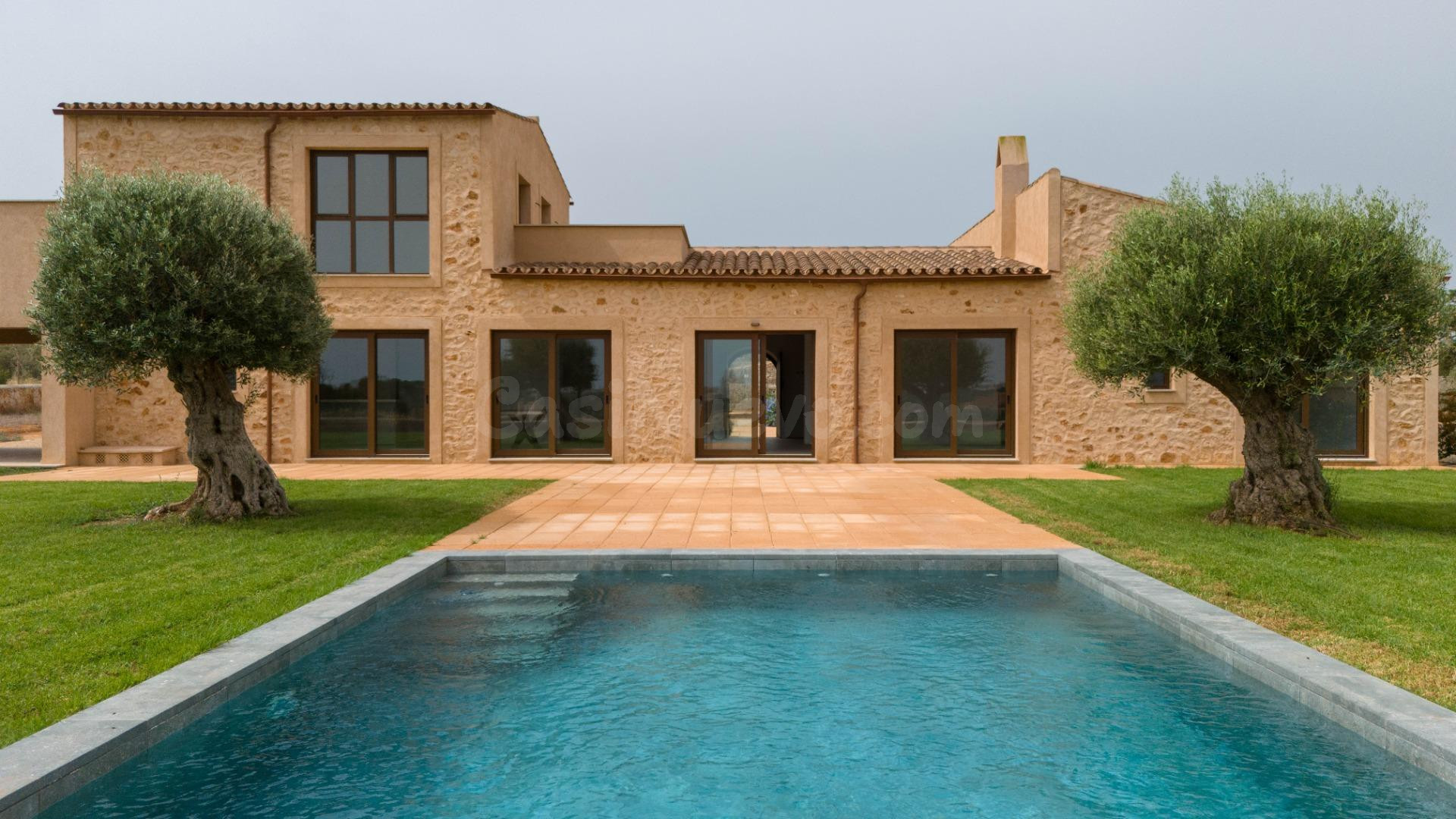 Finca rústica a estrenar con piscina en Santanyí