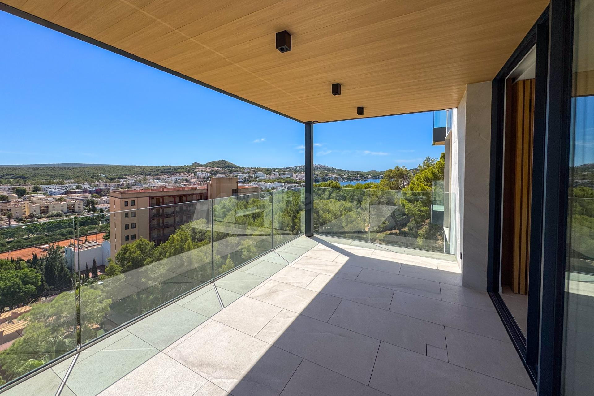 Exclusivo piso en Santa Ponça con terraza y piscina