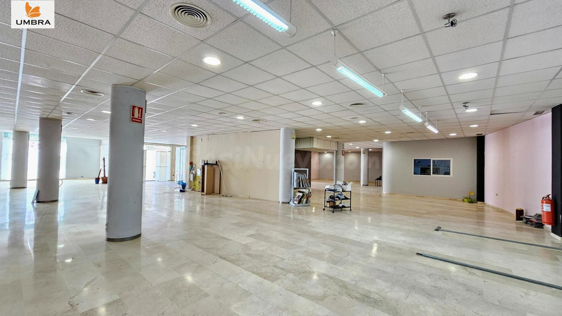 Más de 1.800 m2 en el corazón de Jerez: perfecto para academia, showroom, gimnasio o entidad pública
