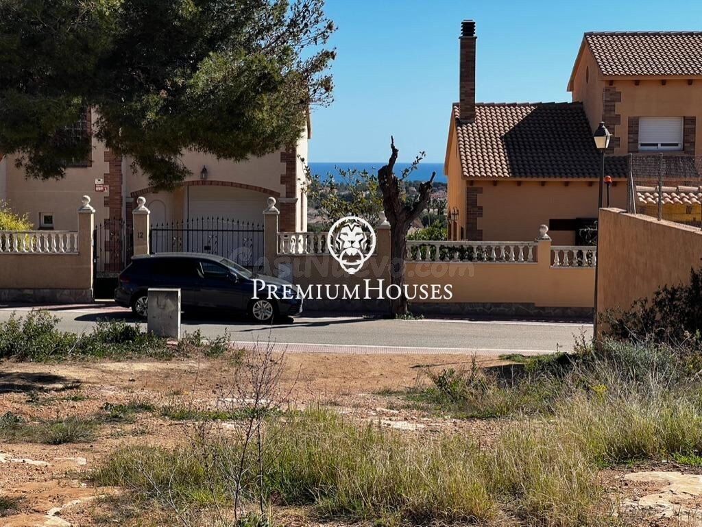 Solar urbano a la venta en la Martorella, Roda de Berà