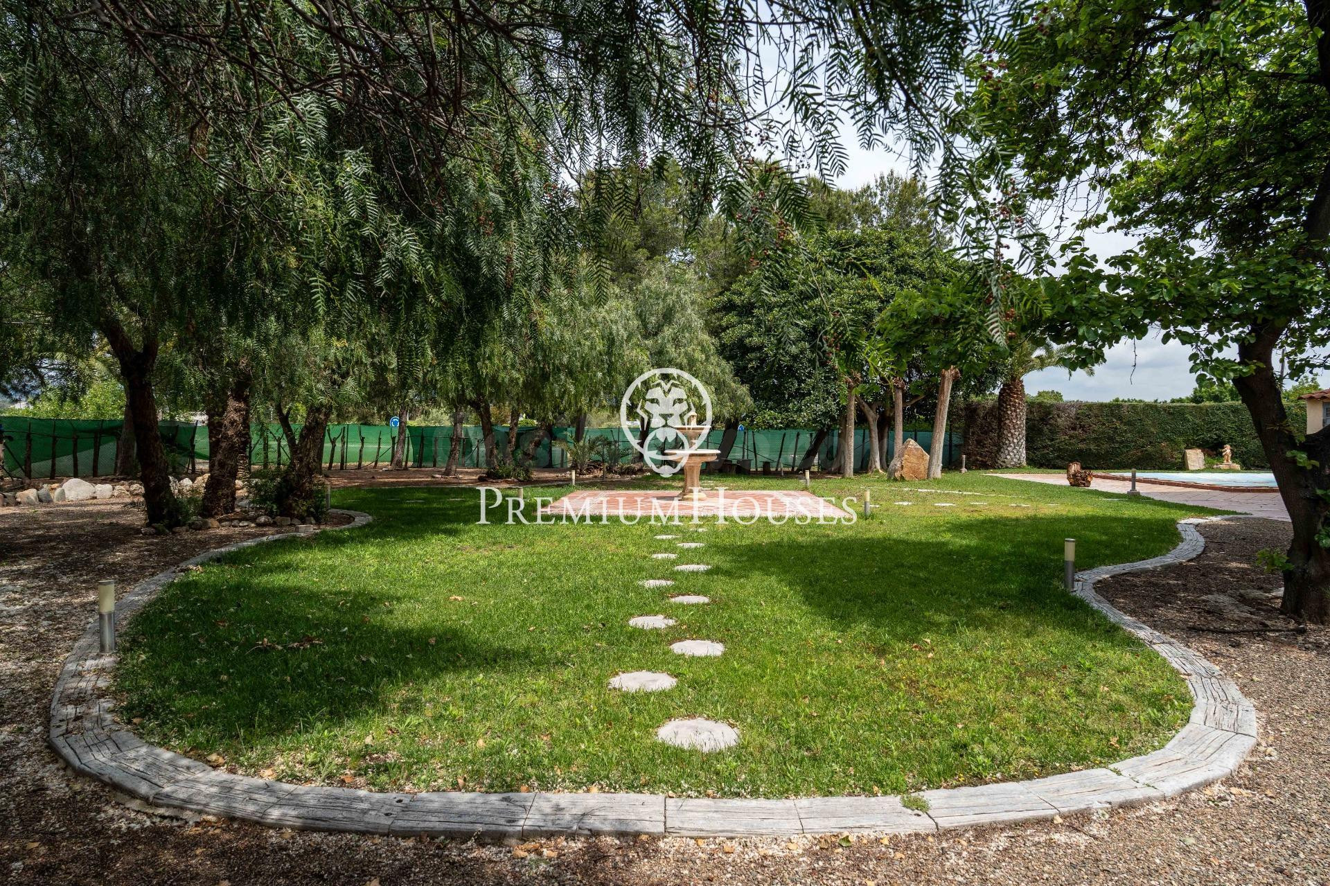 Casa con piscina y gran parcela en Riudoms - foto 2