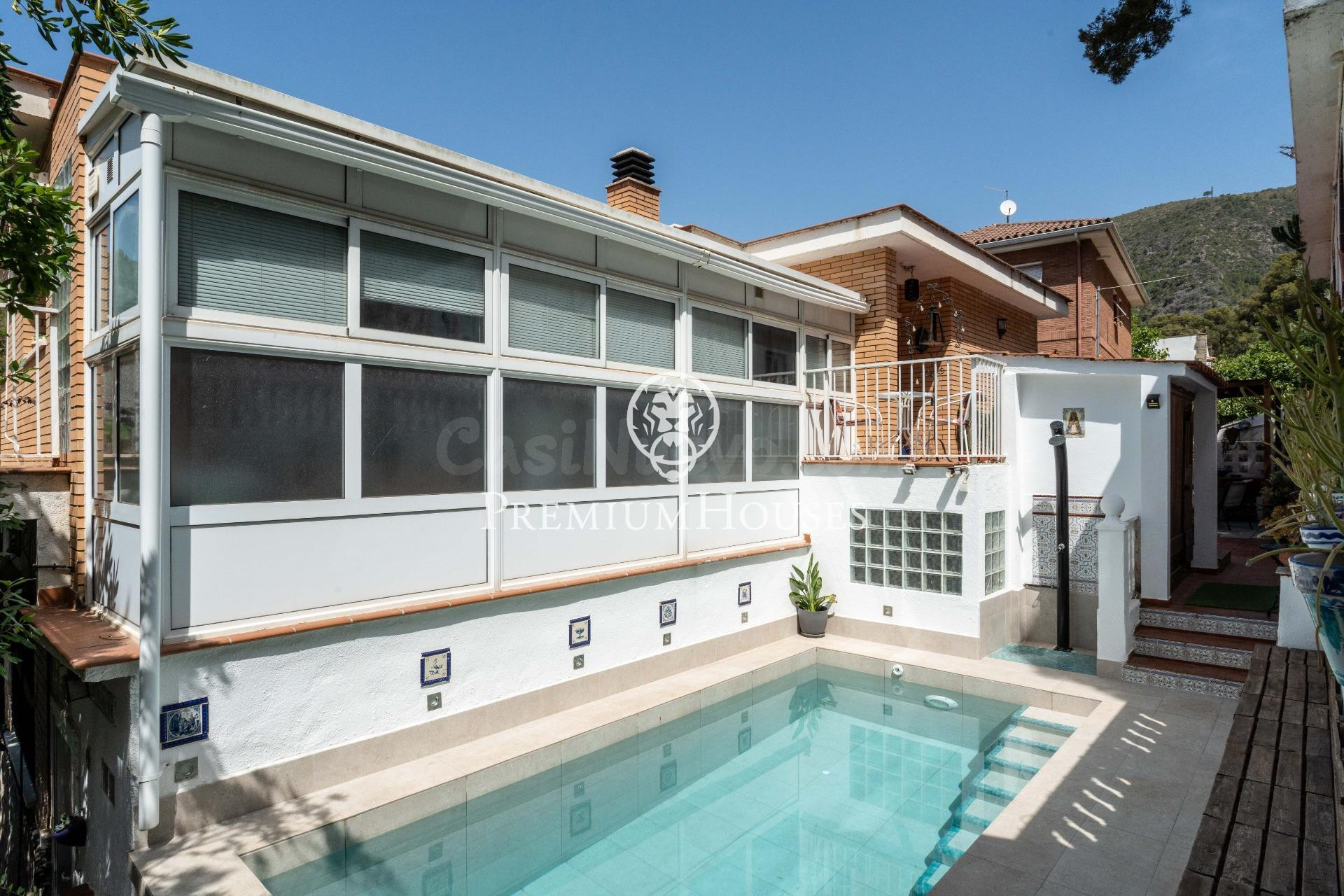 Casa independiente con piscina y jardín en Bellamar