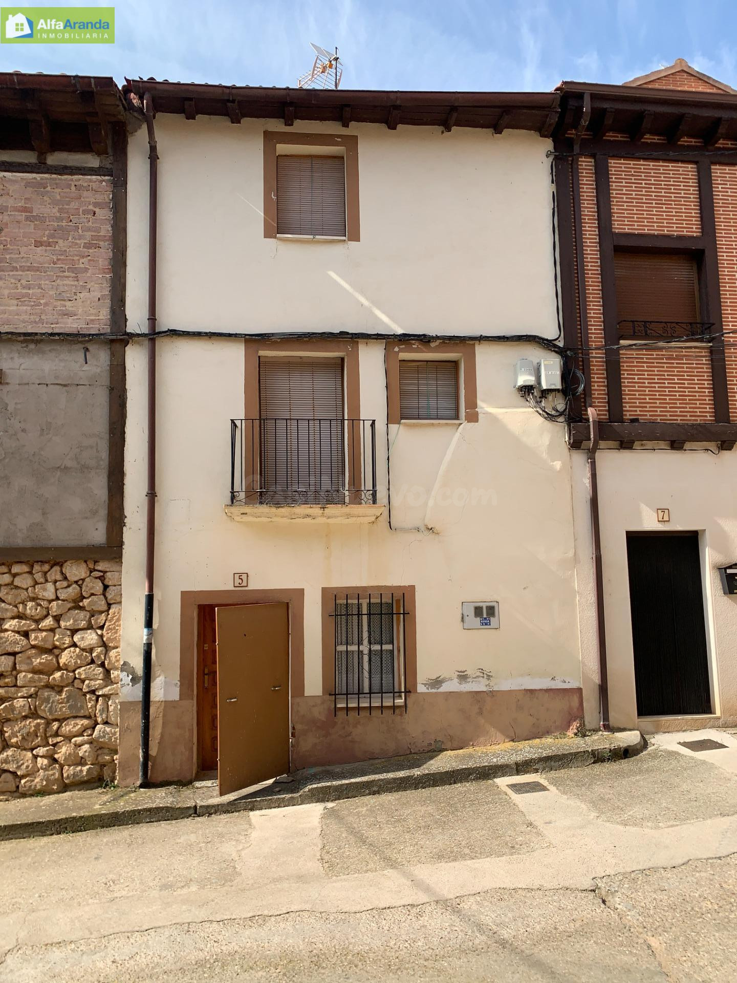 CASA EN VENTA EN PEÑARANDA DE DUERO