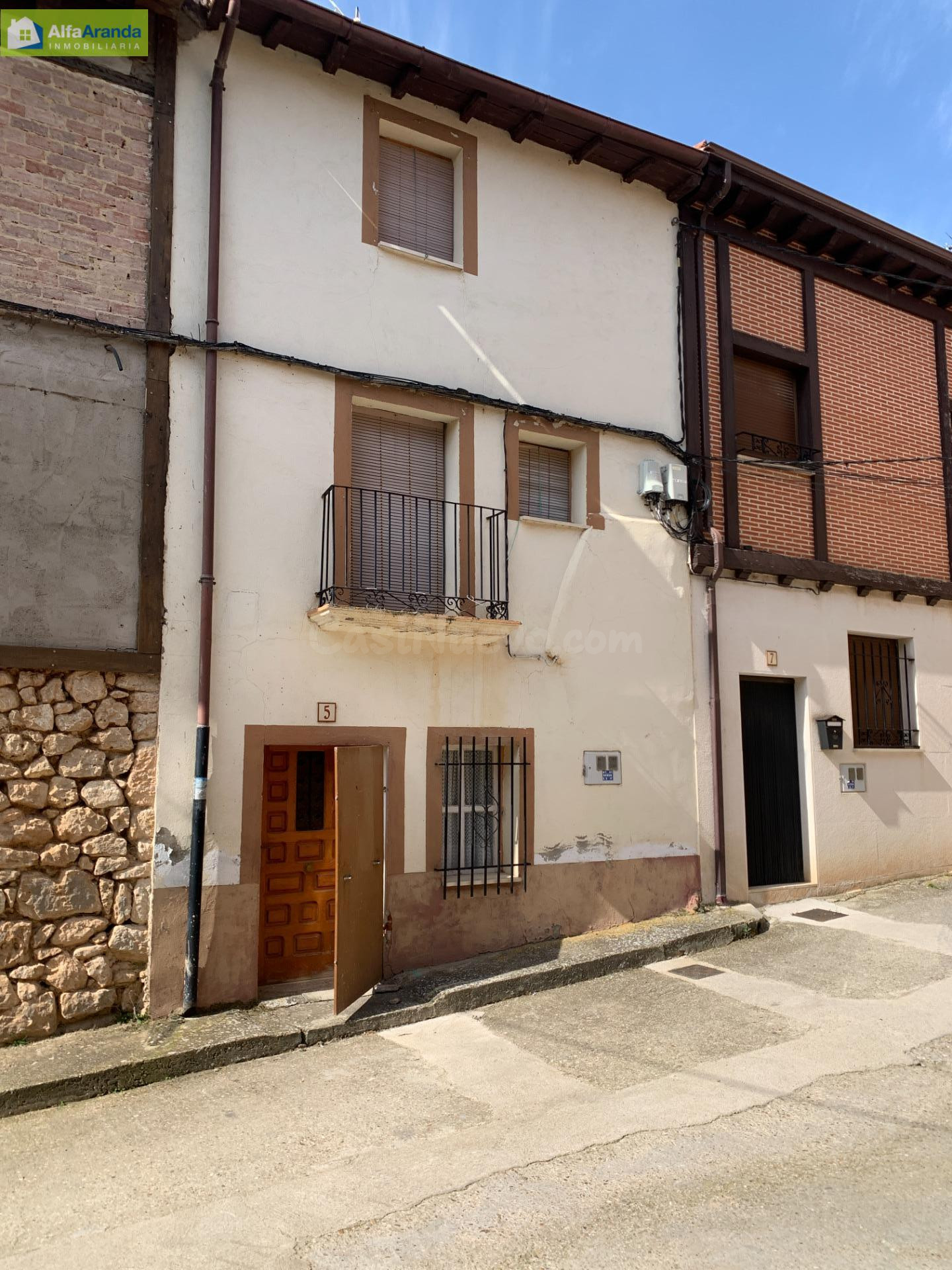 CASA EN VENTA EN PEÑARANDA DE DUERO - foto 2